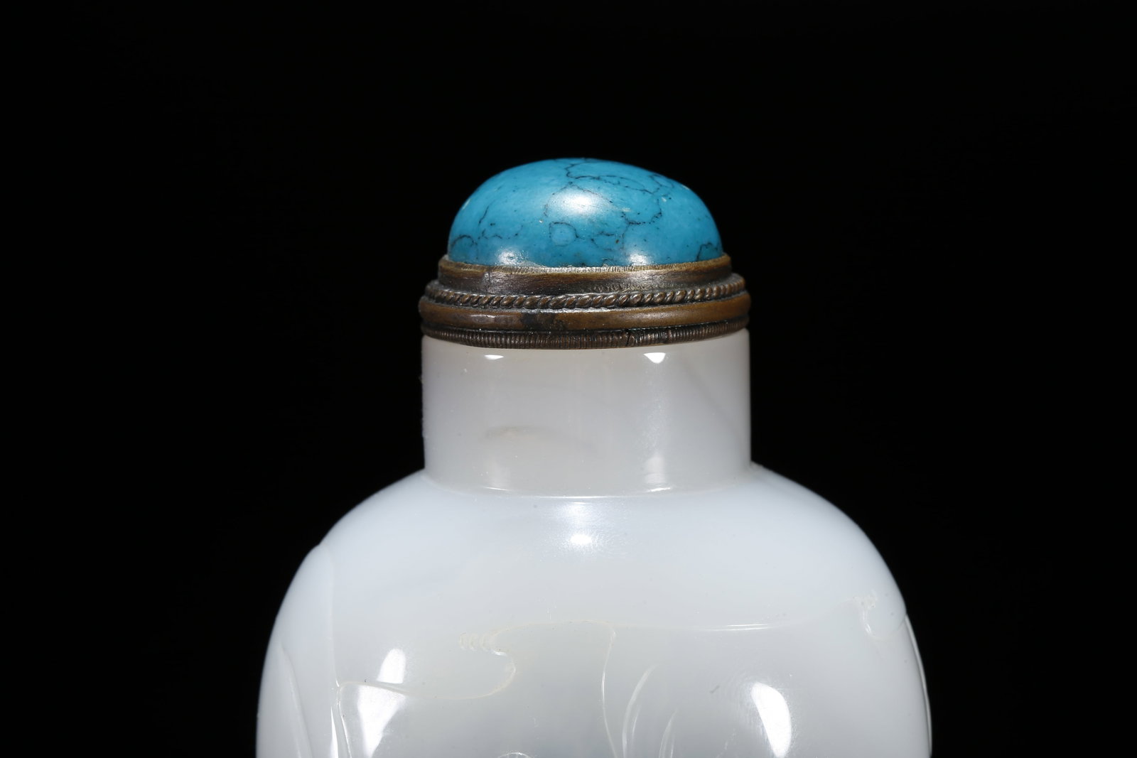 A AGATE SNUFF BOTTLE CARVED WITH MONKEY PATTERN - 5