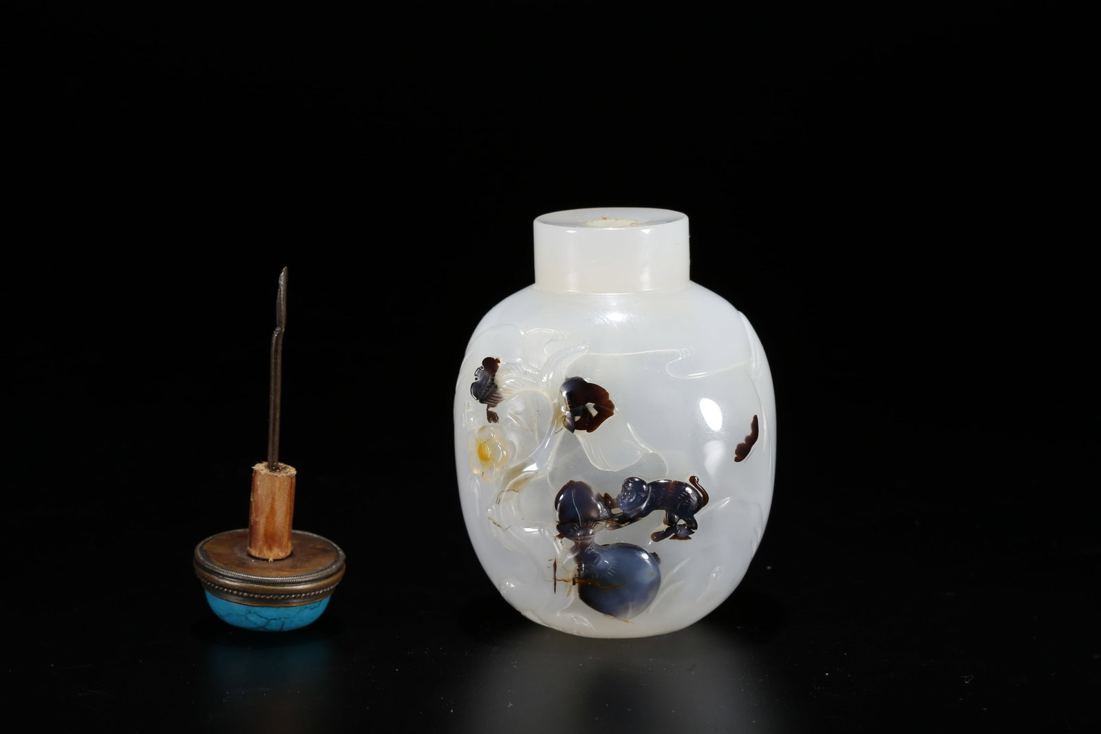 A AGATE SNUFF BOTTLE CARVED WITH MONKEY PATTERN - 8