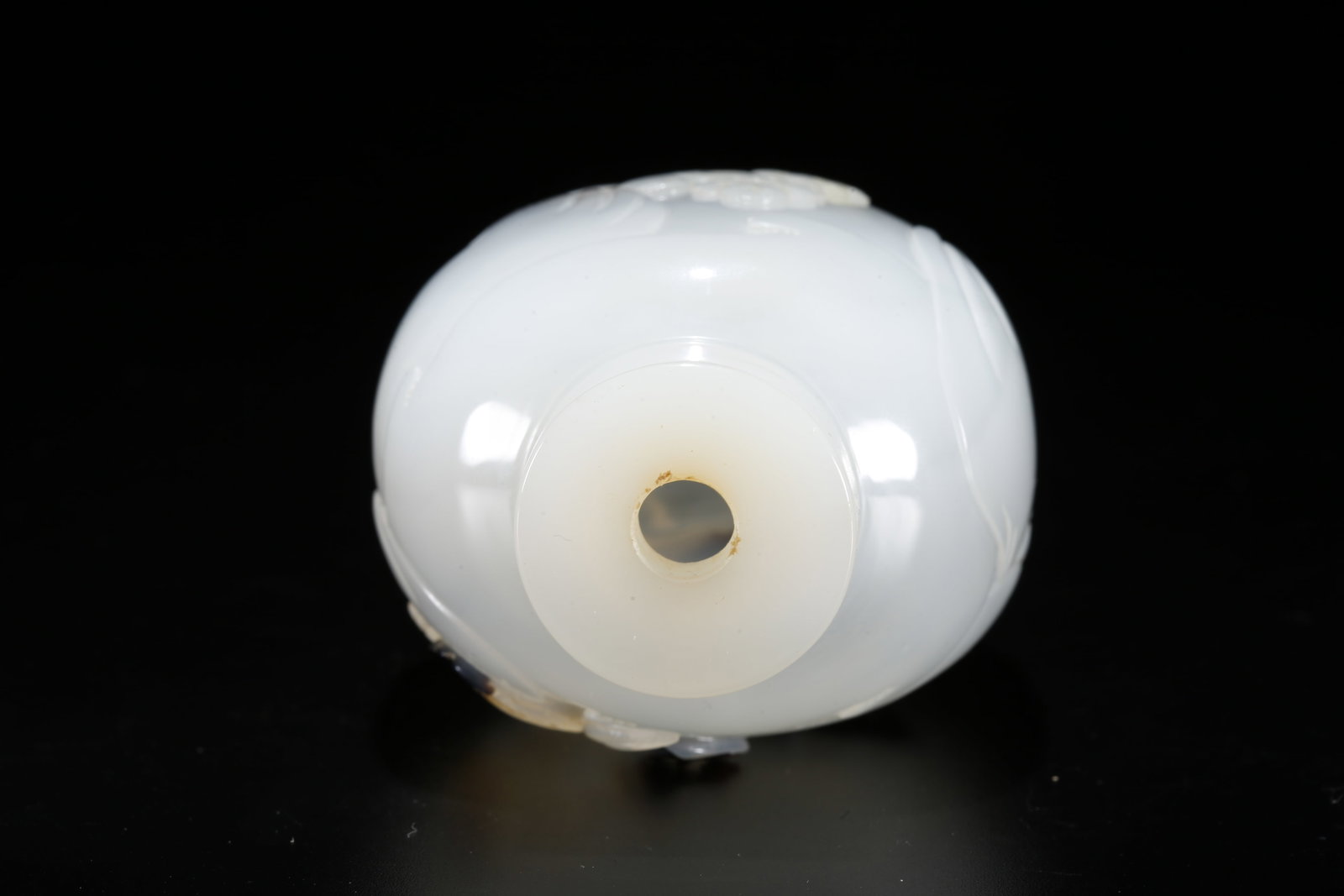 A AGATE SNUFF BOTTLE CARVED WITH MONKEY PATTERN - 9