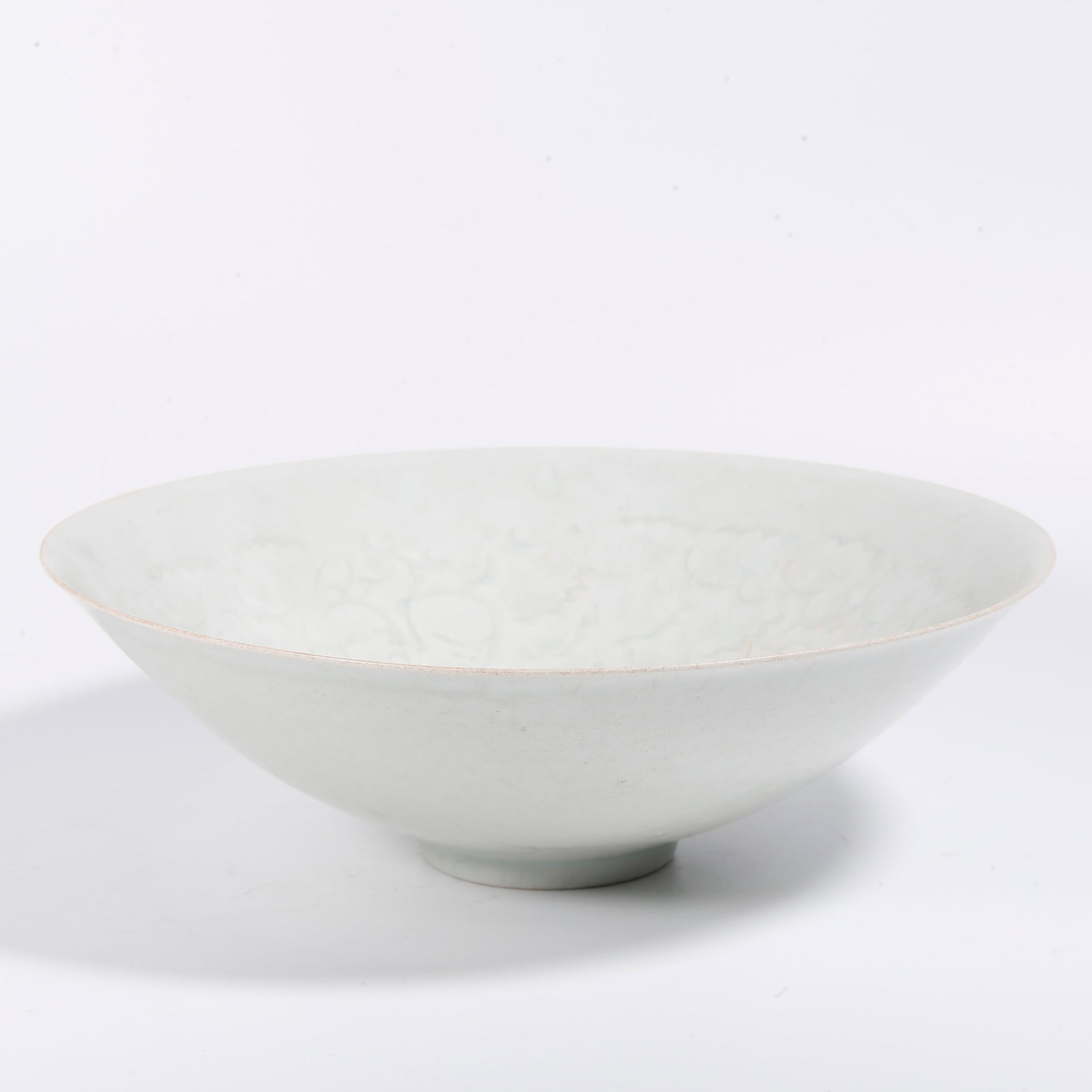 A HUTIAN KILN FLORAL PATTERN BOWL (1 of 9)