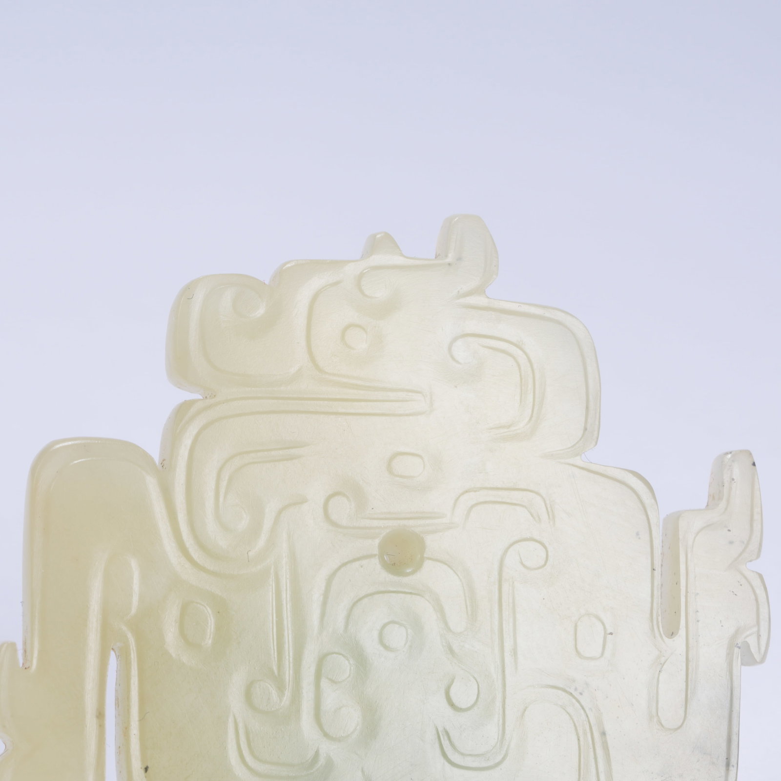A HETIAN JADE CLOUD SCROLL PATTERN PENDANT - 4