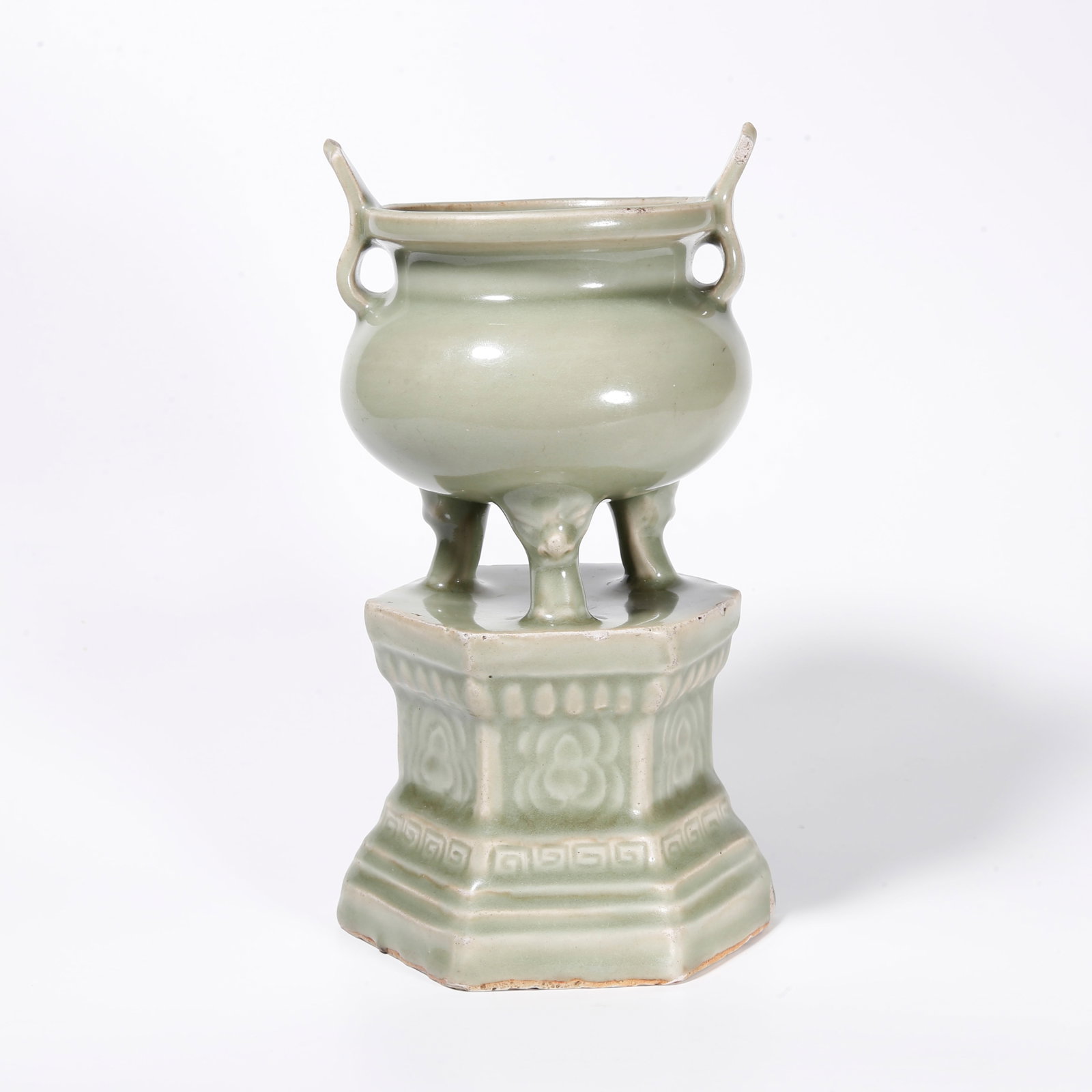 A LONGQUAN KILN UPRIGHT EAR CENSER (1 of 10)