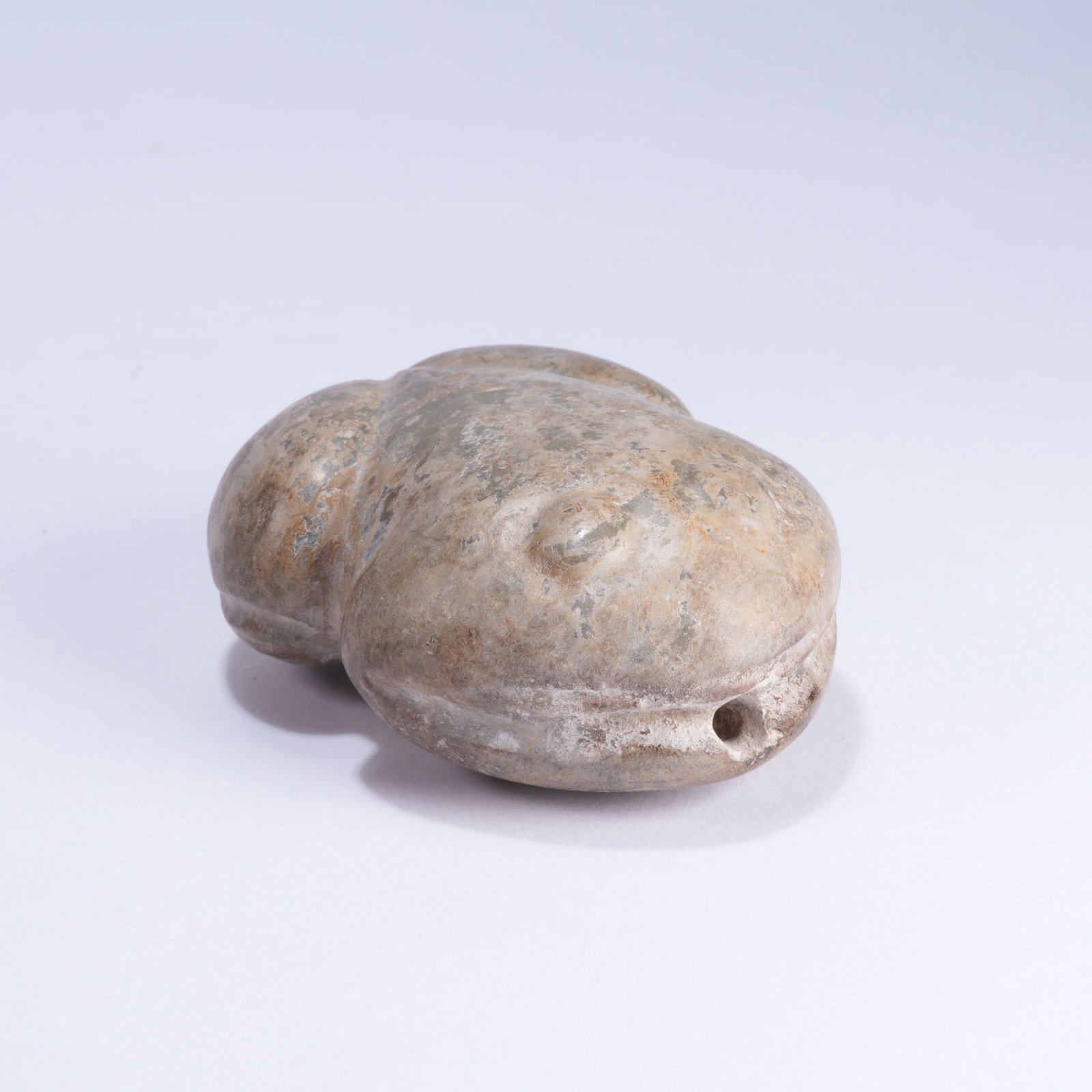 A ANCIENT JADE PENDANT OF FROGS ATTRACTING WEALTH (1 of 8)