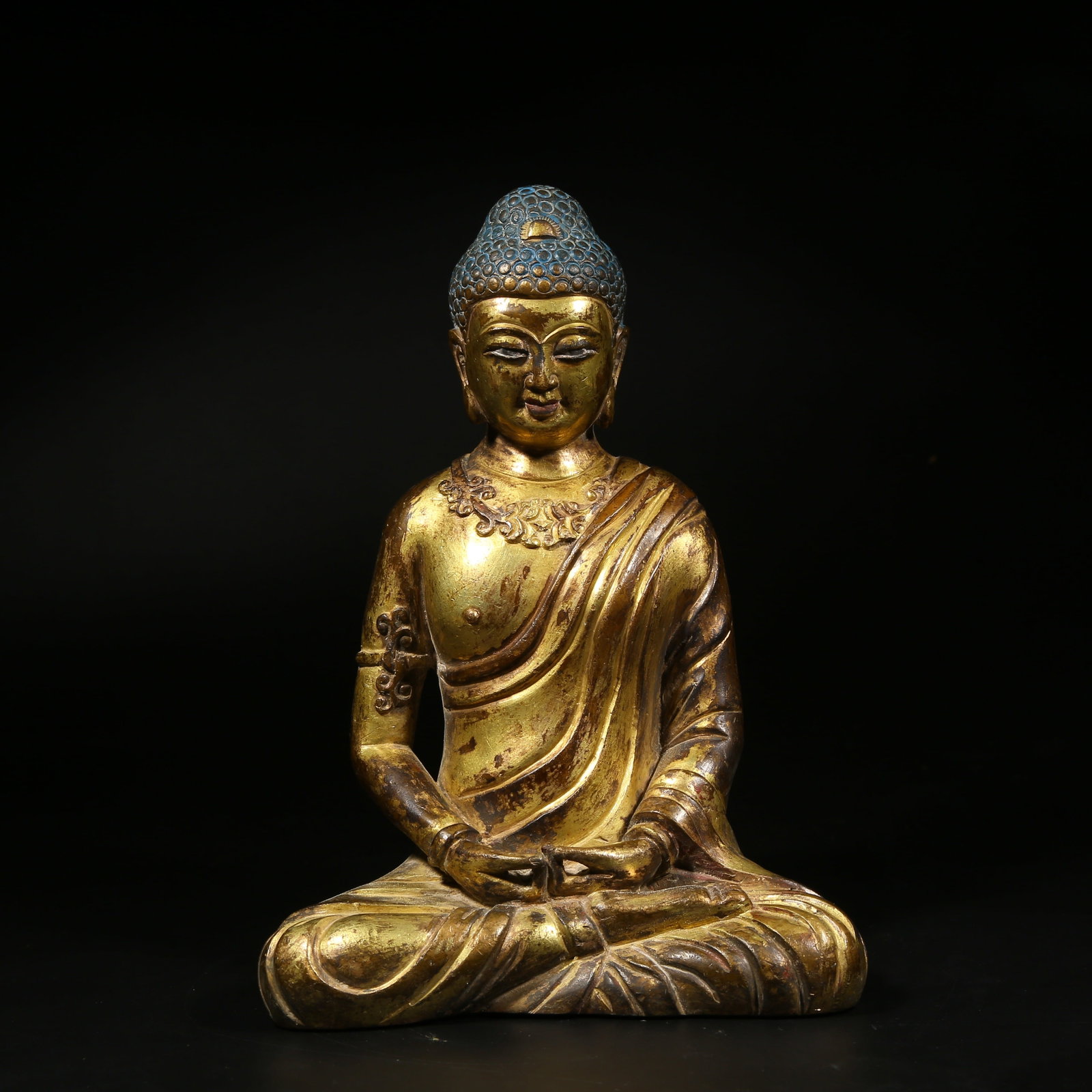 A GILDED BRONZE STATUE OF SHAKYAMUNI BUDDHA (1 of 8)