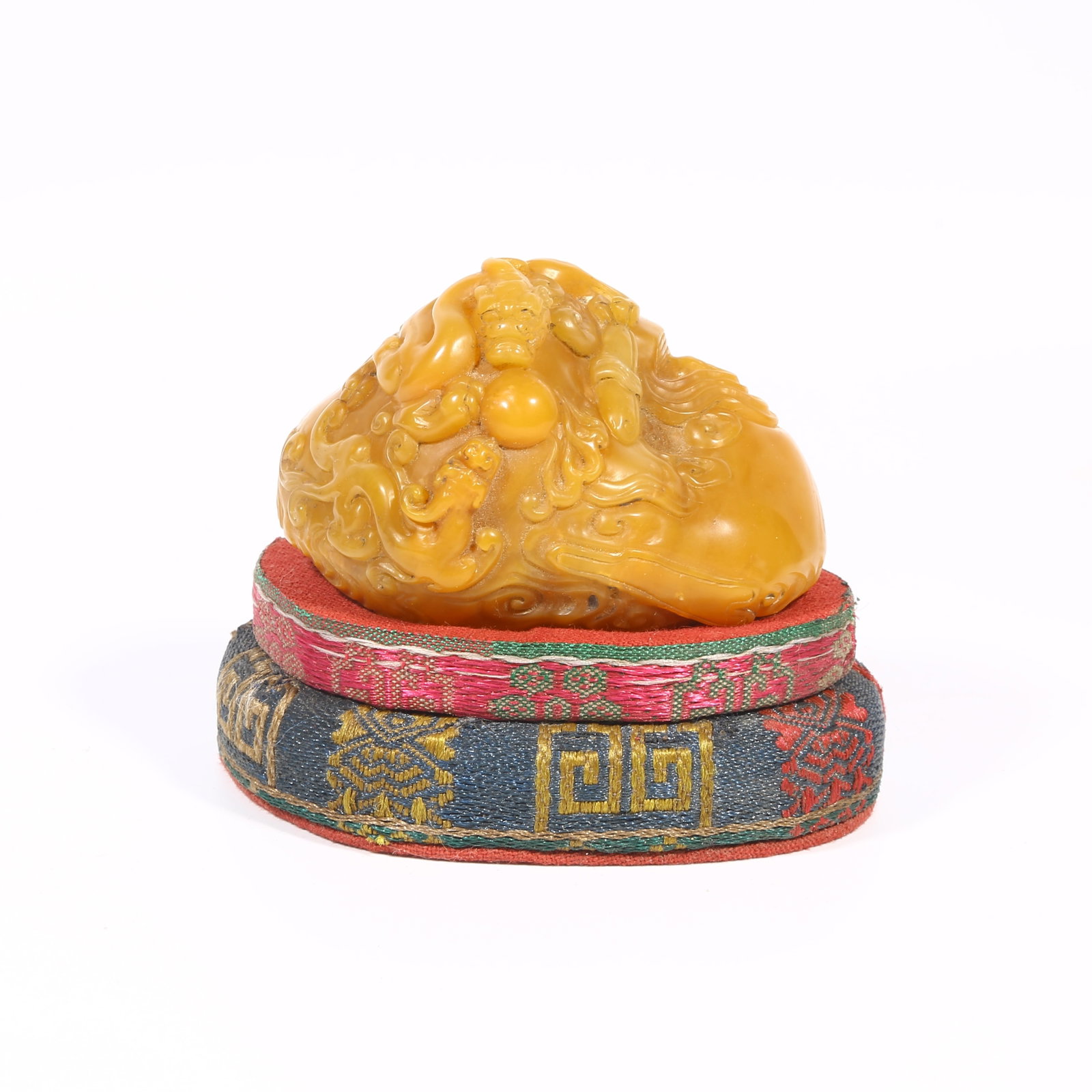 A SHOUSHAN TIANHUANG STONE MINIATURE MOUNTAIN WITH CHI-DRAGON DESIGN: Shoushan Tianhuang stone miniature mountain with chi-dragon design