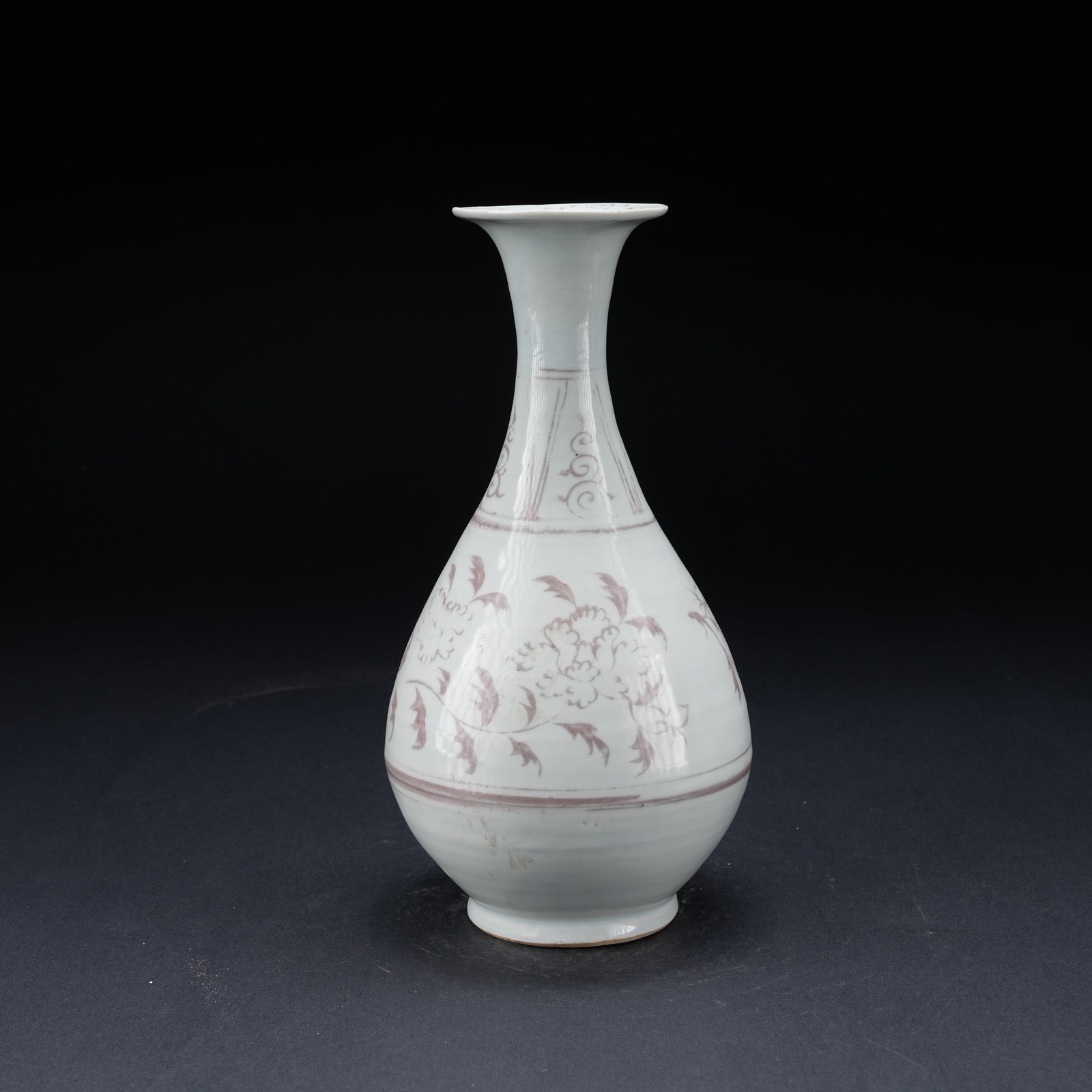 A UNDERGLAZE RED EWER WITH INTERTWINED FLORAL PATTERN ("YU HU CHUN" VASE) (1 of 9)