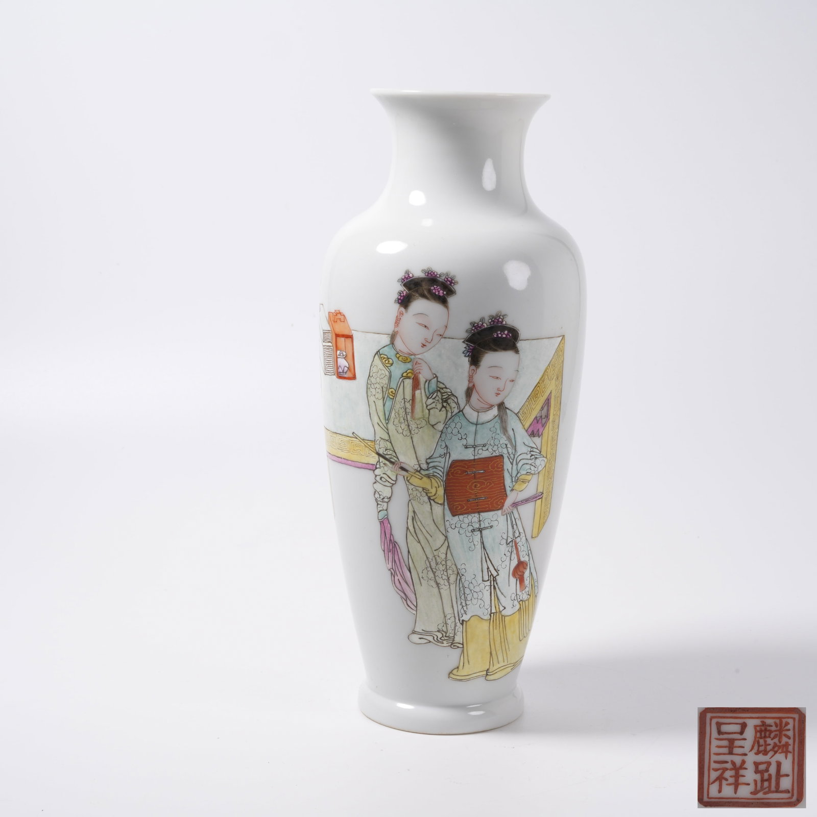 A FAMILLE ROSE GUANYIN VASE WITH TEACHING SCENE PATTERN (1 of 9)