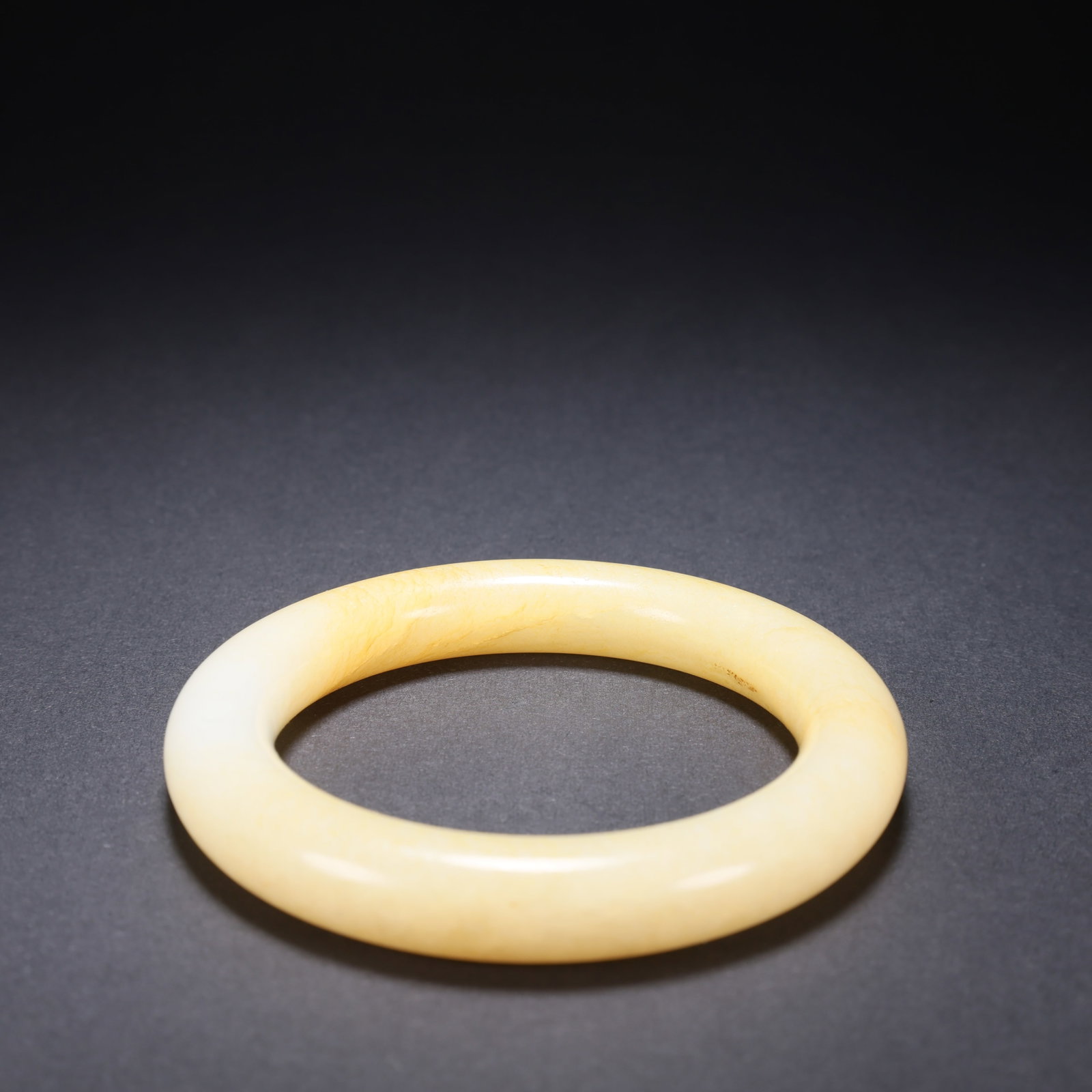 A HETIAN JADE BRACELET: Hetian Jade Bracelet