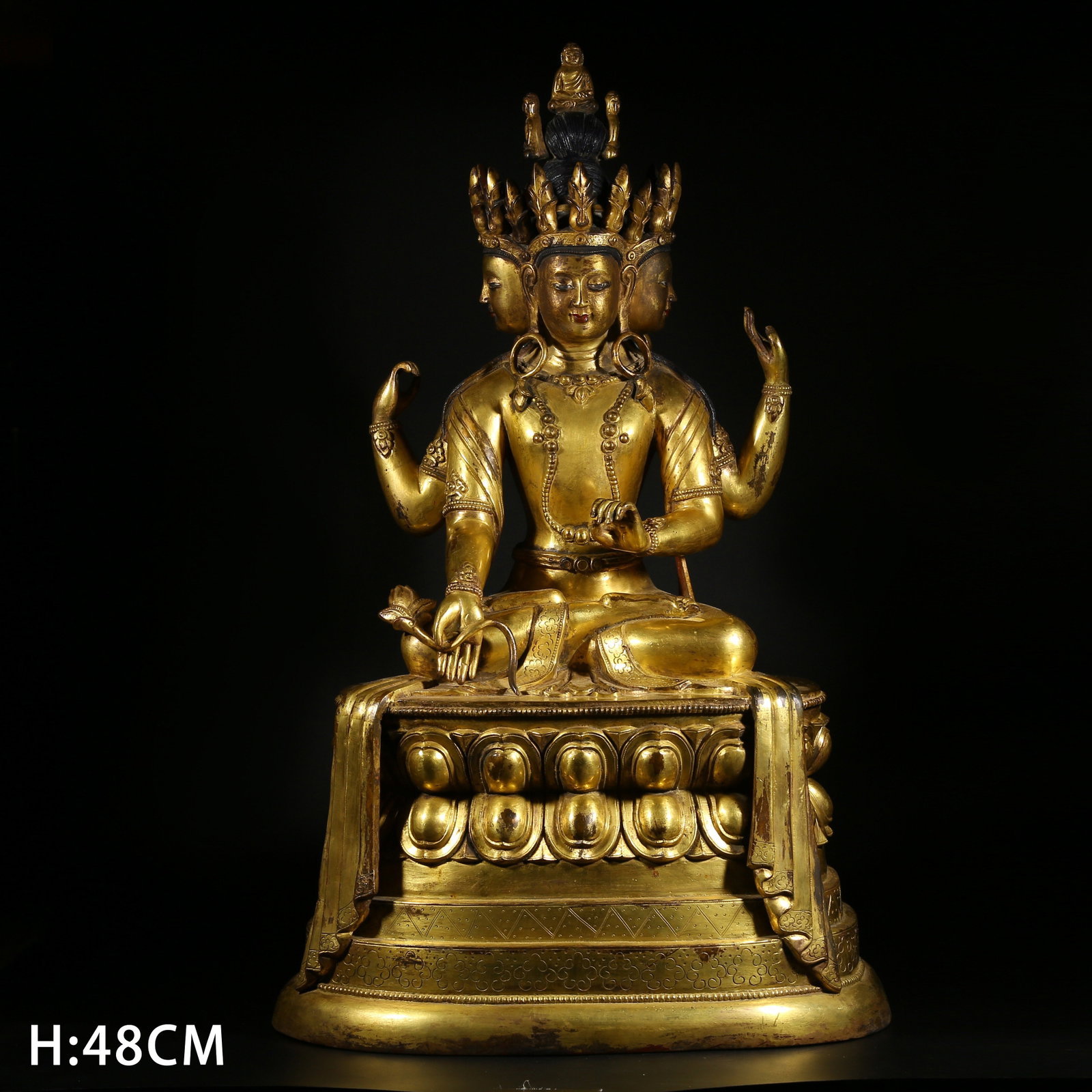 A GILDED BRONZE STATUE OF FOUR-ARMED AVALOKITESHVARA: Gilded Bronze Statue of Four-Armed Avalokiteshvara