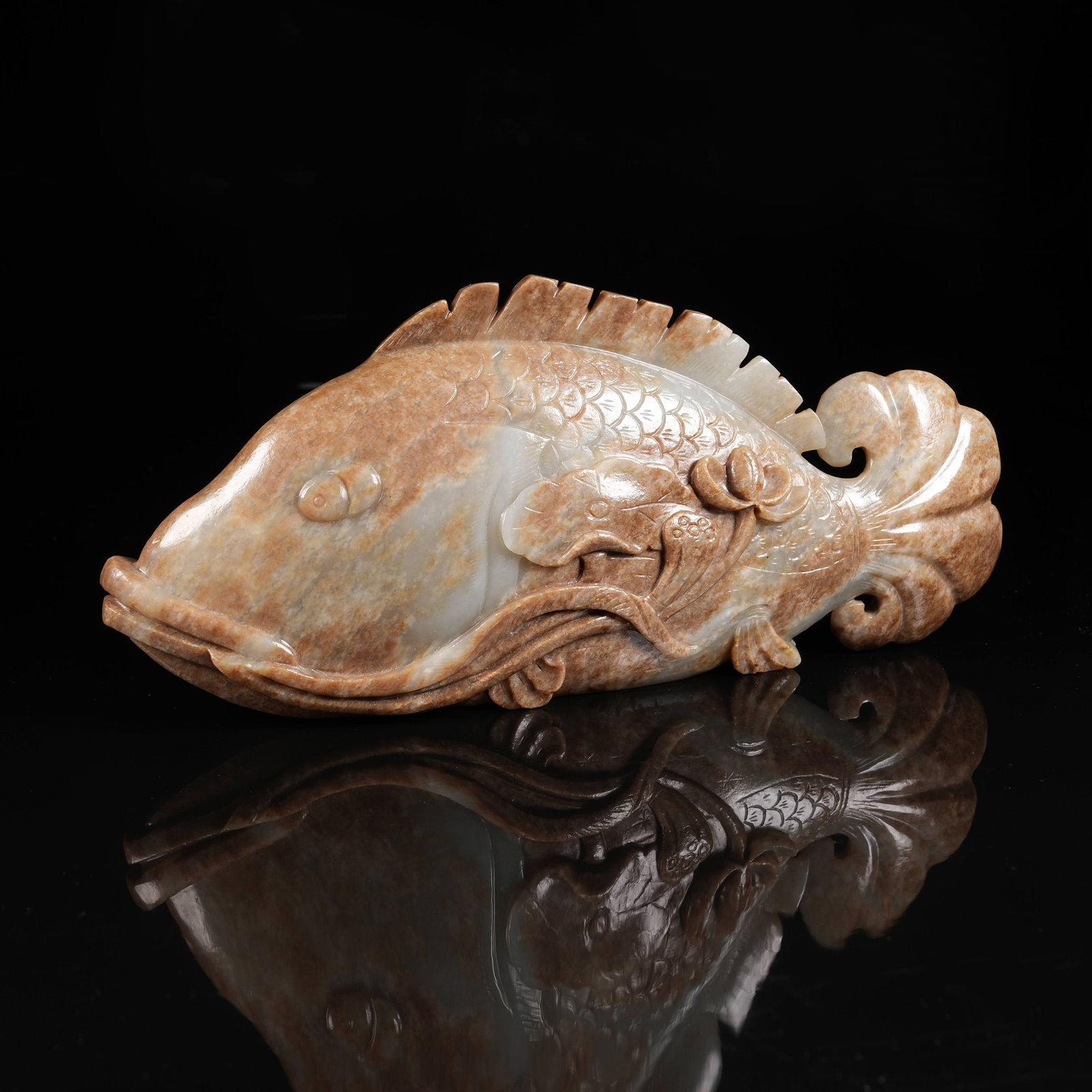 A ANCIENT JADE SURPLUS YEAR AFTER YEAR ORNAMENT: Ancient Jade Surplus Year after Year Ornament