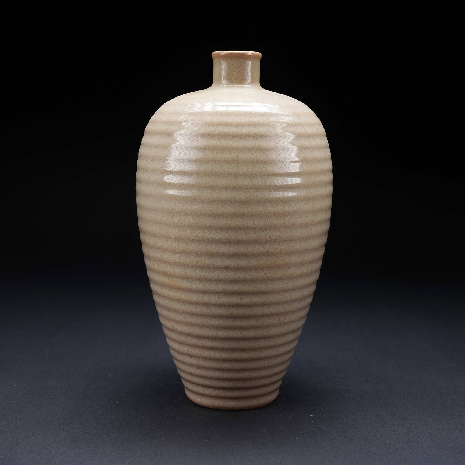 A OLD KILN STRING-PATTERNED BOTTLE (1 of 8)