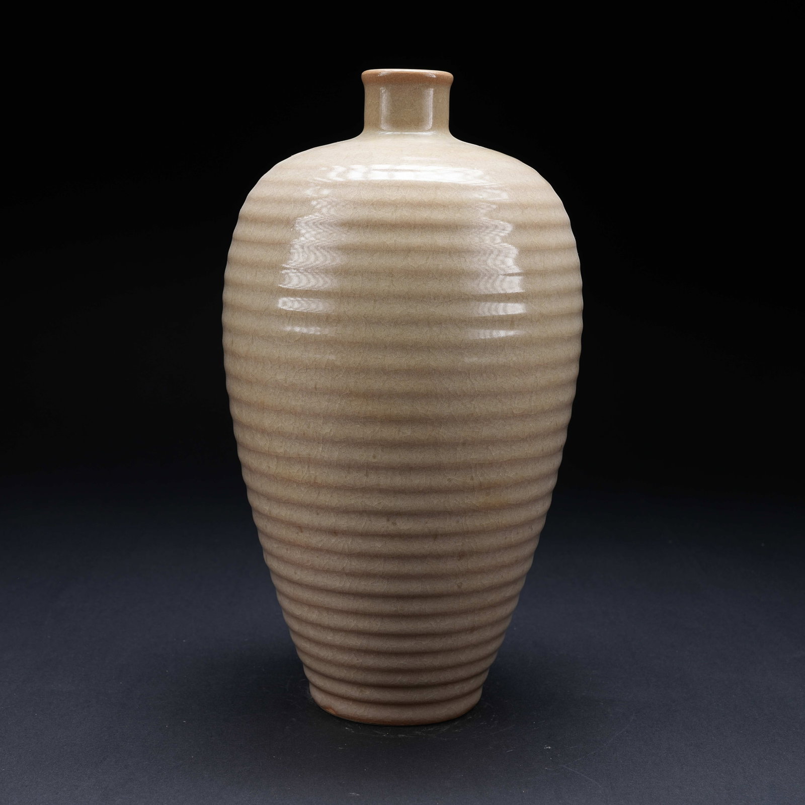 A OLD KILN STRING-PATTERNED BOTTLE - 6