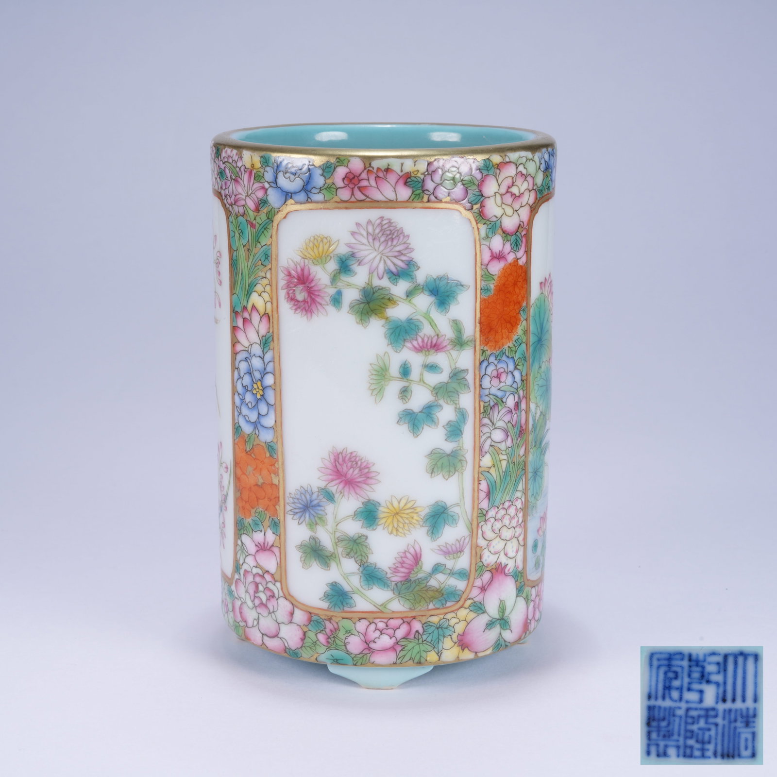 A FAMILLE ROSE BRUSH POT WITH FLORAL PATTERN: Famille Rose Brush Pot with Floral Pattern
