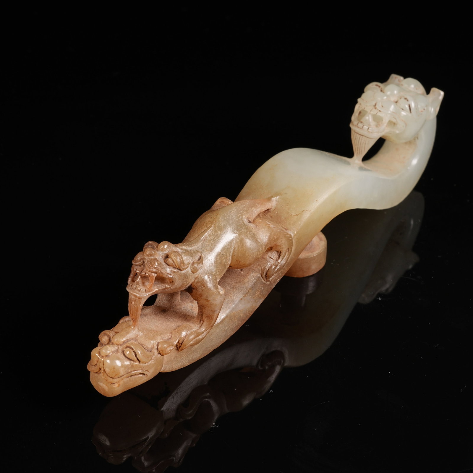 A ANCIENT JADE CHILONG BELT HOOK: Ancient Jade Chilong Belt Hook