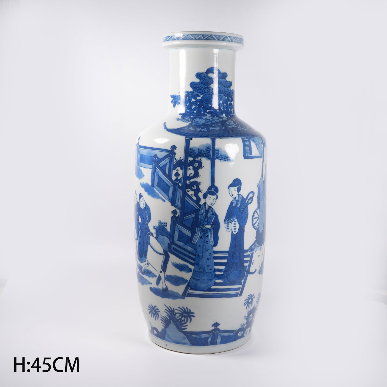 A BLUE AND WHITE MALLET VASE WITH FIGURATIVE STORY PATTERN (1 of 9)