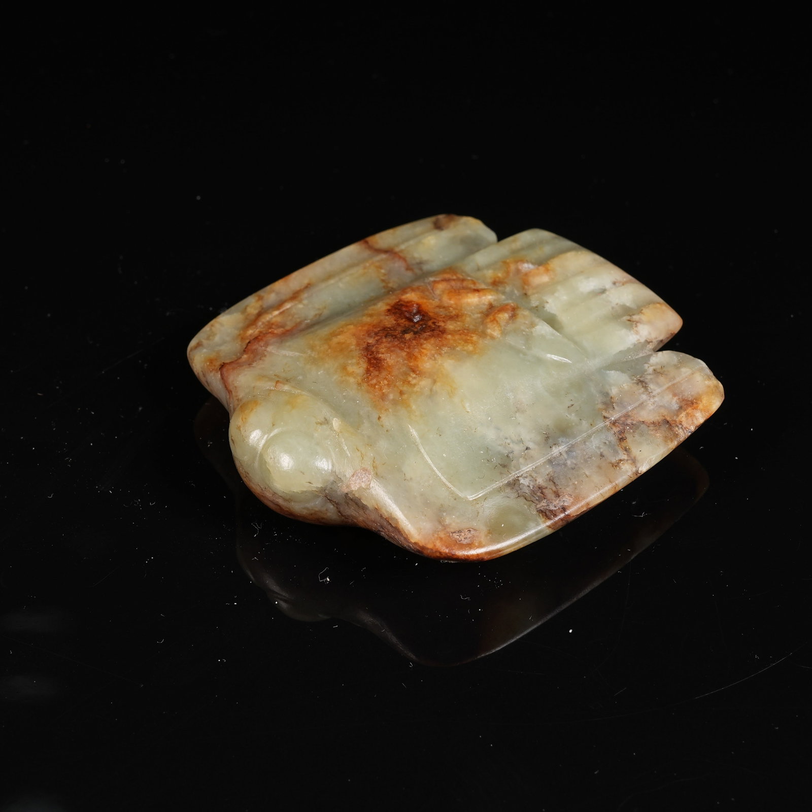 A ANCIENT JADE OWL PENDANT (1 of 8)
