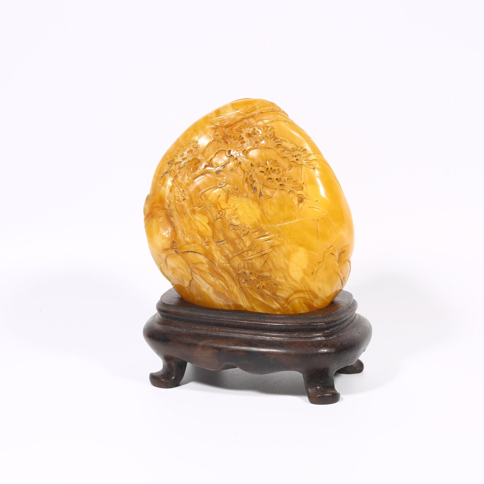 A SHOUSHAN TIANHUANG STONE ORNAMENT WITH SCHOLAR FIGURE: Shoushan Tianhuang stone ornament with scholar figure