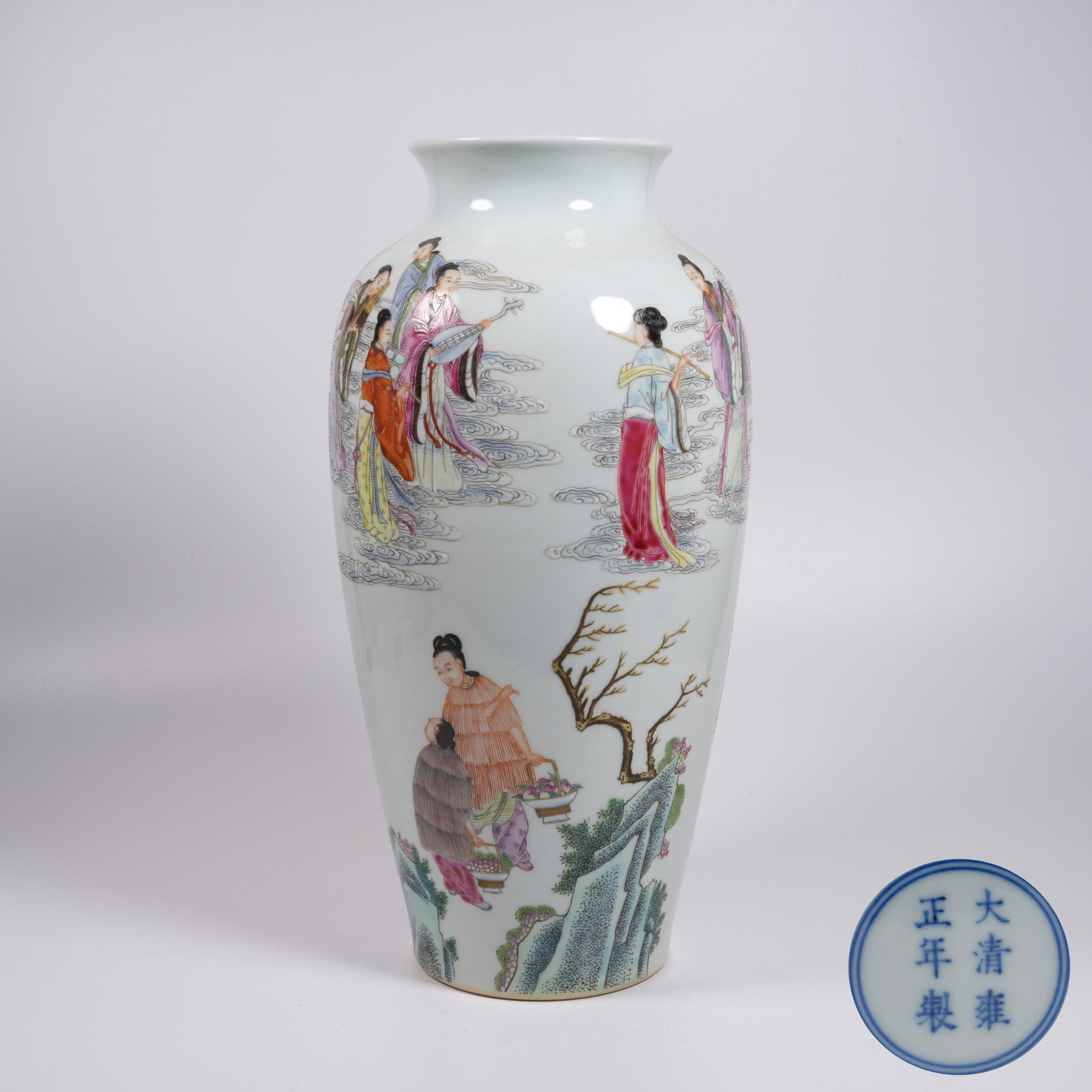 A FAMILLE ROSE APPRECIATION VASE WITH IMMORTAL BIRTHDAY CELEBRATION PATTERN: Famille Rose Appreciation Vase with Immortal Birthday Celebration Pattern