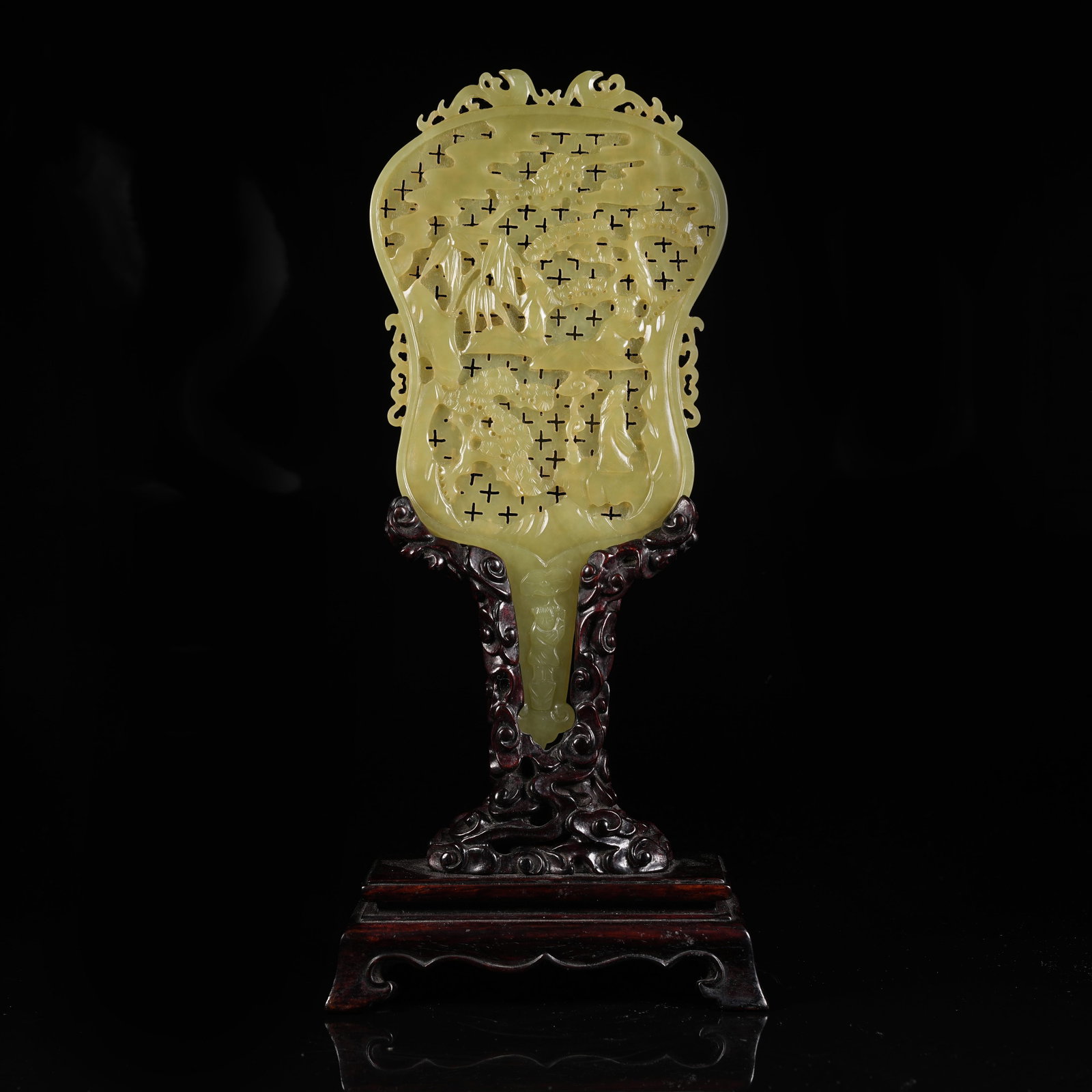 A HETIAN YELLOW JADE FAN-SHAPED ORNAMENT WITH AUSPICIOUS OMEN PATTERN (1 of 9)