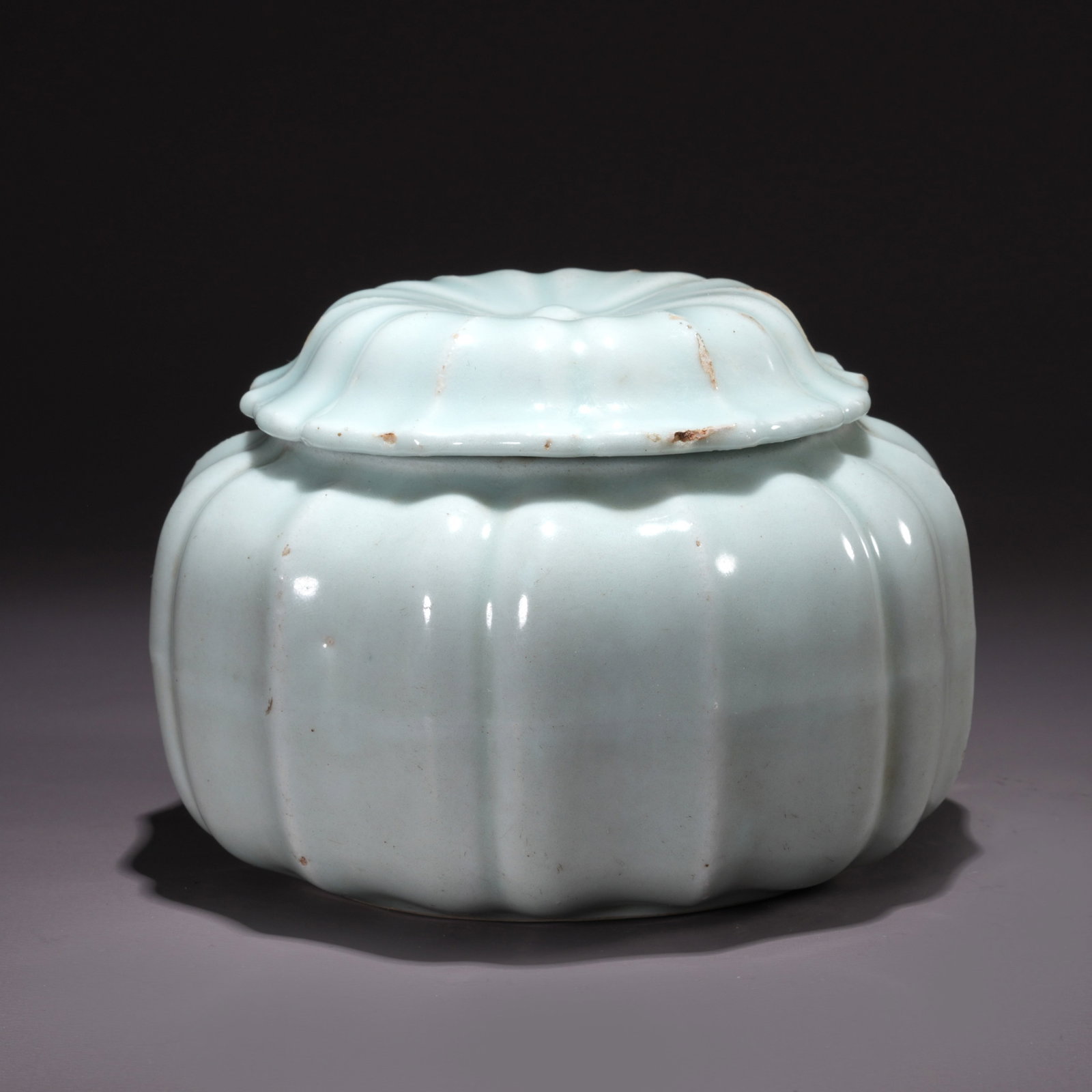 A RU KILN MELON-RIBBED COVERED JAR (1 of 9)