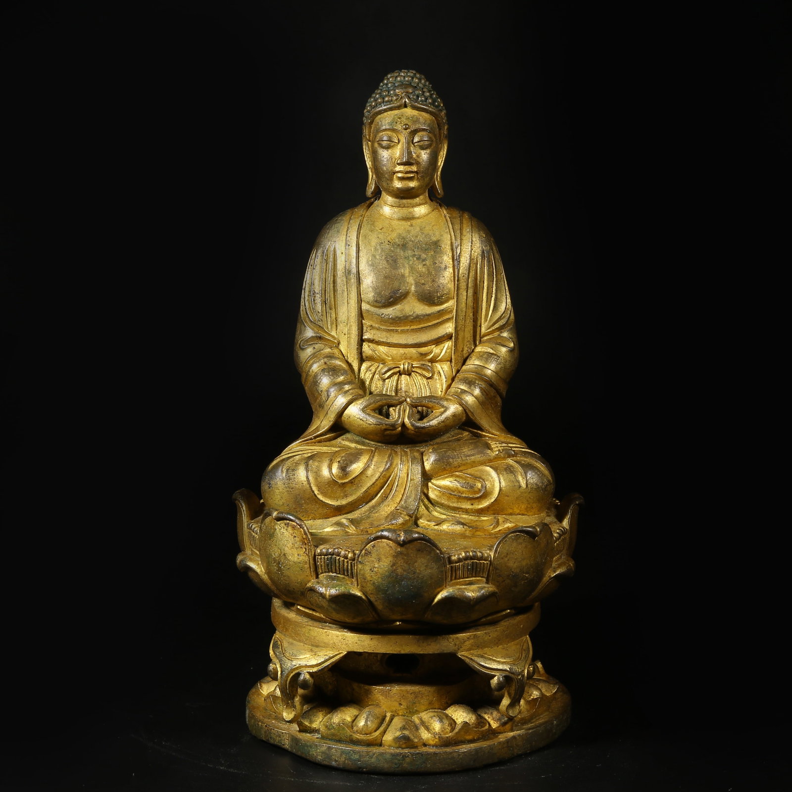 A GILT-BRONZE STATUE OF AMITABHA BUDDHA: Gilt-Bronze Statue of Amitabha Buddha