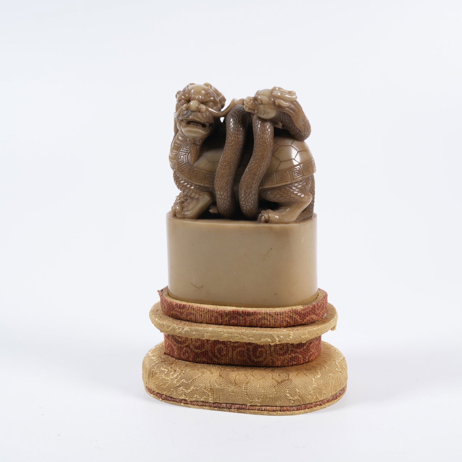 A SHOUSHAN STONE SEAL WITH DRAGON-TORTOISE KNOB (1 of 8)