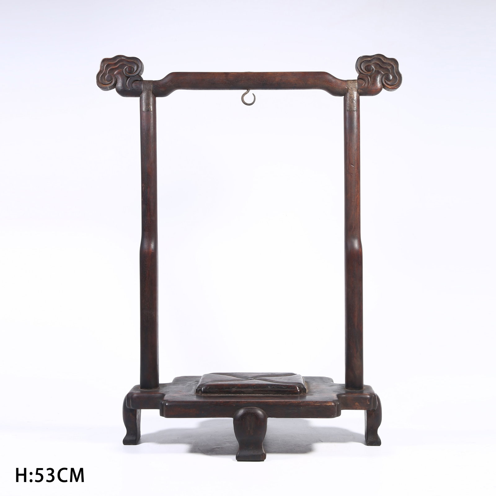 A HUANGHUALI GONG STAND (1 of 9)