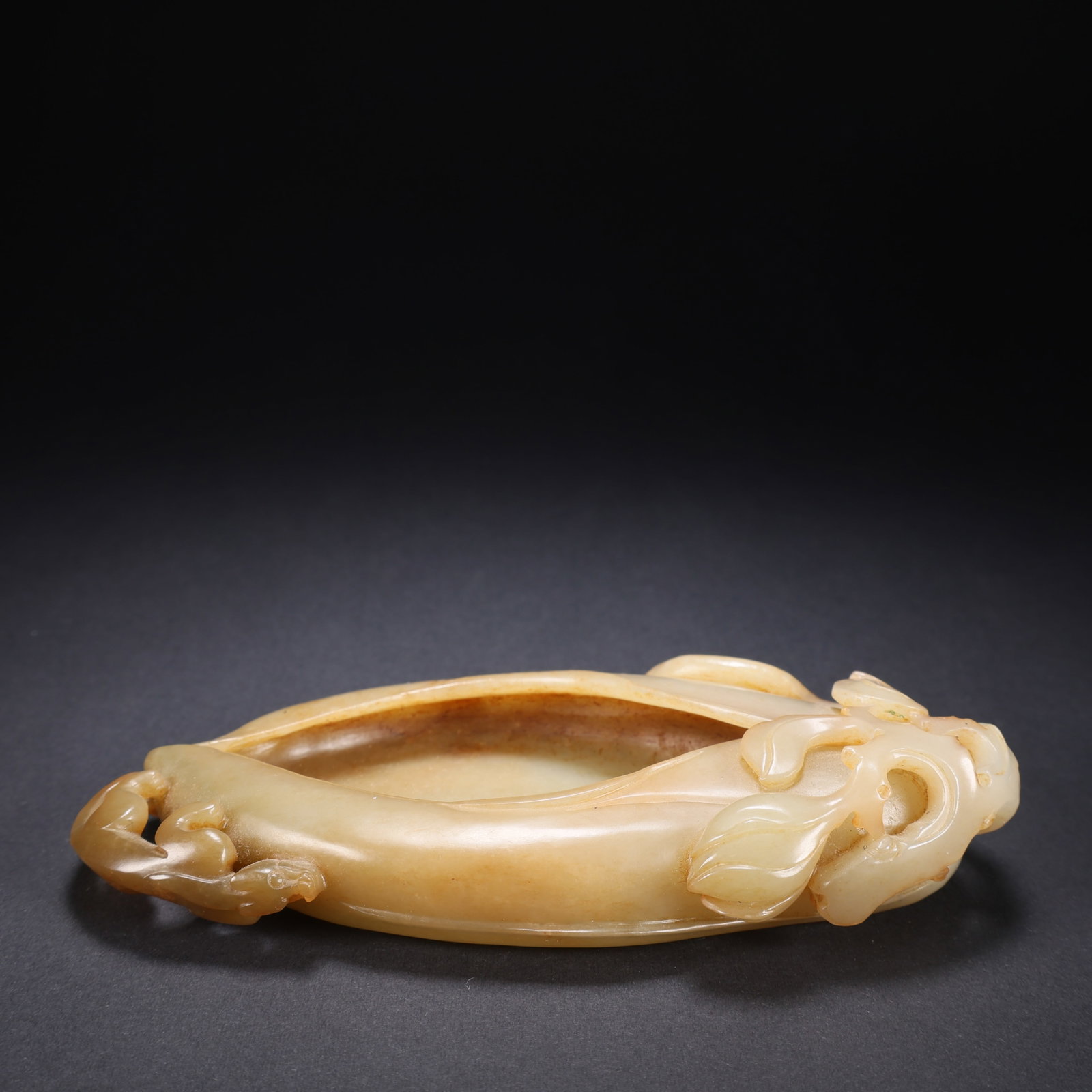 A HETIAN JADE CHI-DRAGON WATER BASIN: Hetian Jade Chi-Dragon Water Basin