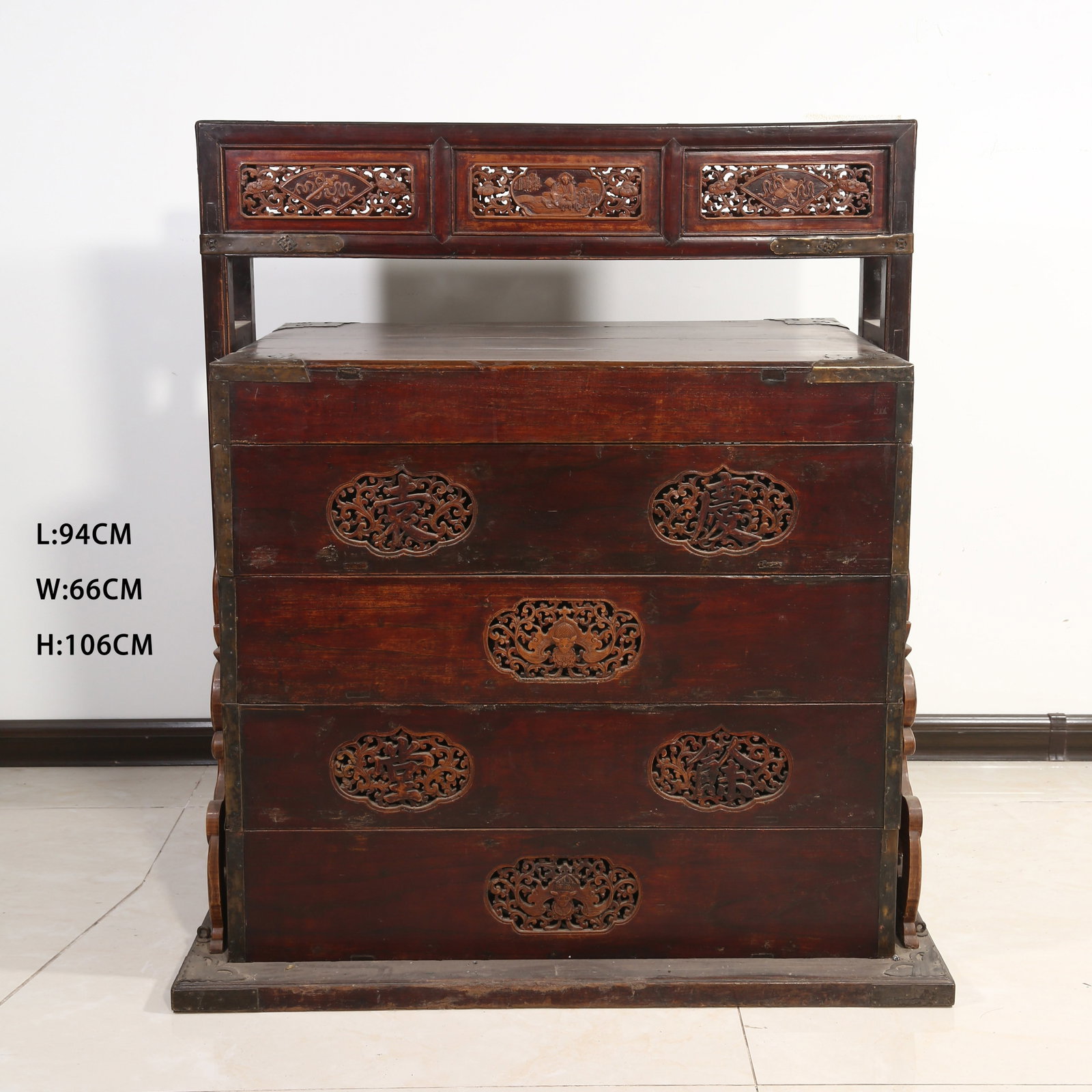 A LARGE JEWELRY CHEST MADE FROM GOLDEN-THREAD NANMU INLAID WITH BOXWOOD (1 of 9)