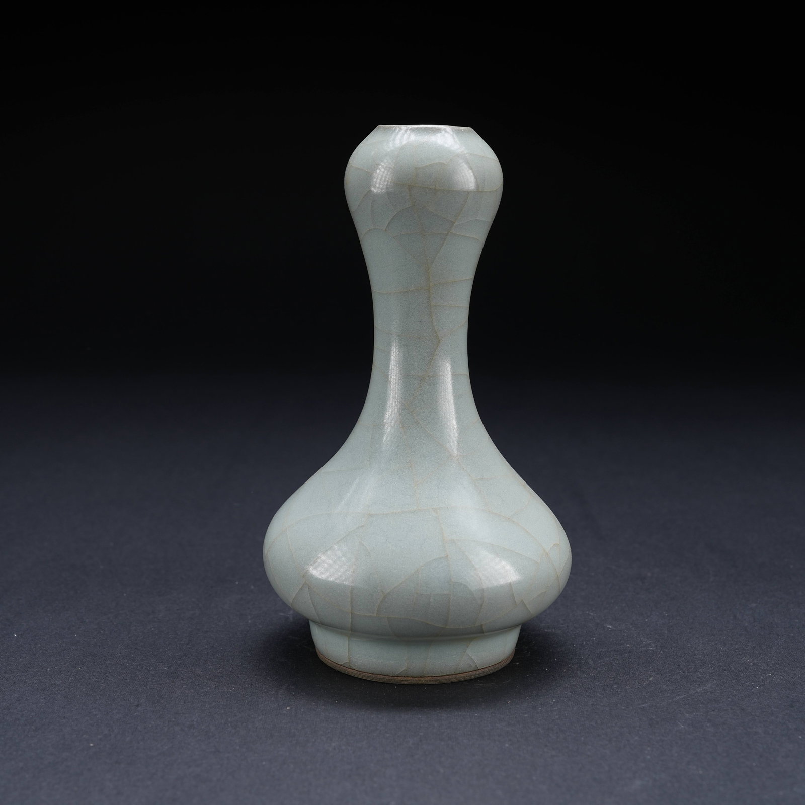 A OFFICIAL KILN GARLIC-SHAPED BOTTLE (1 of 9)