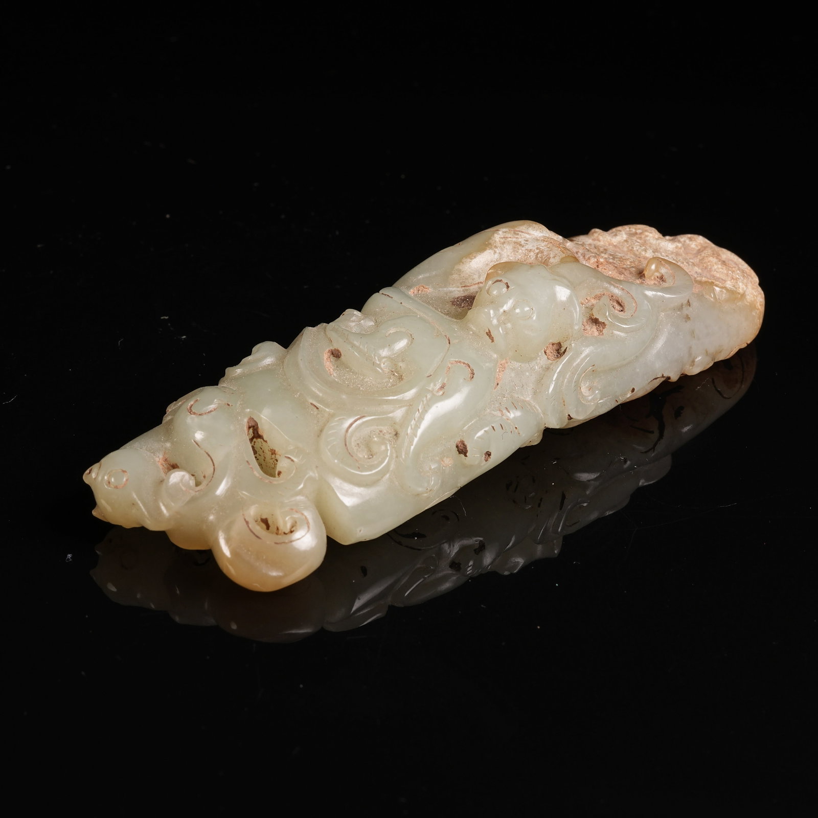 A ANCIENT JADE CHILONG PENDANT: Ancient Jade Chilong Pendant