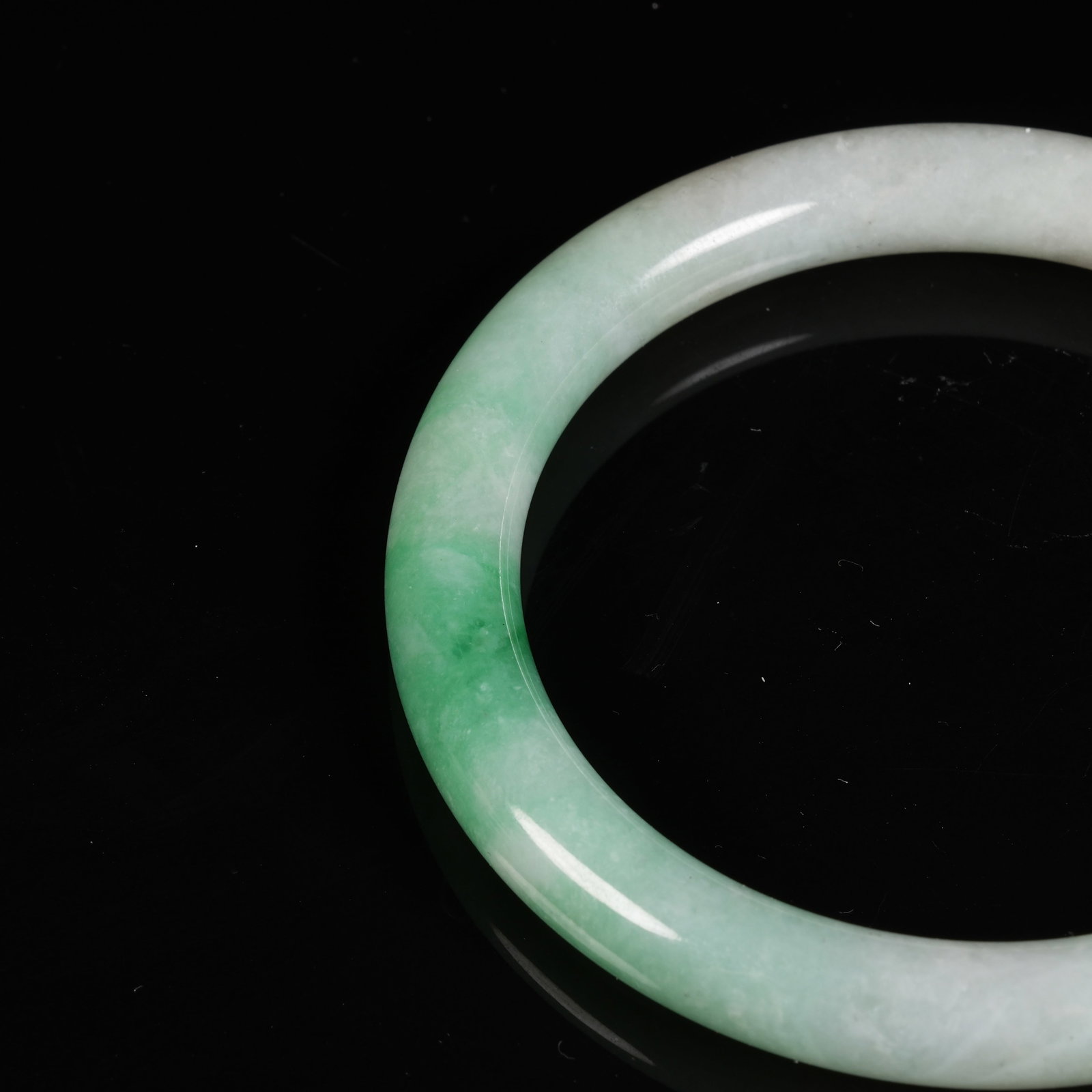 A JADEITE CIRCULAR RING - 2