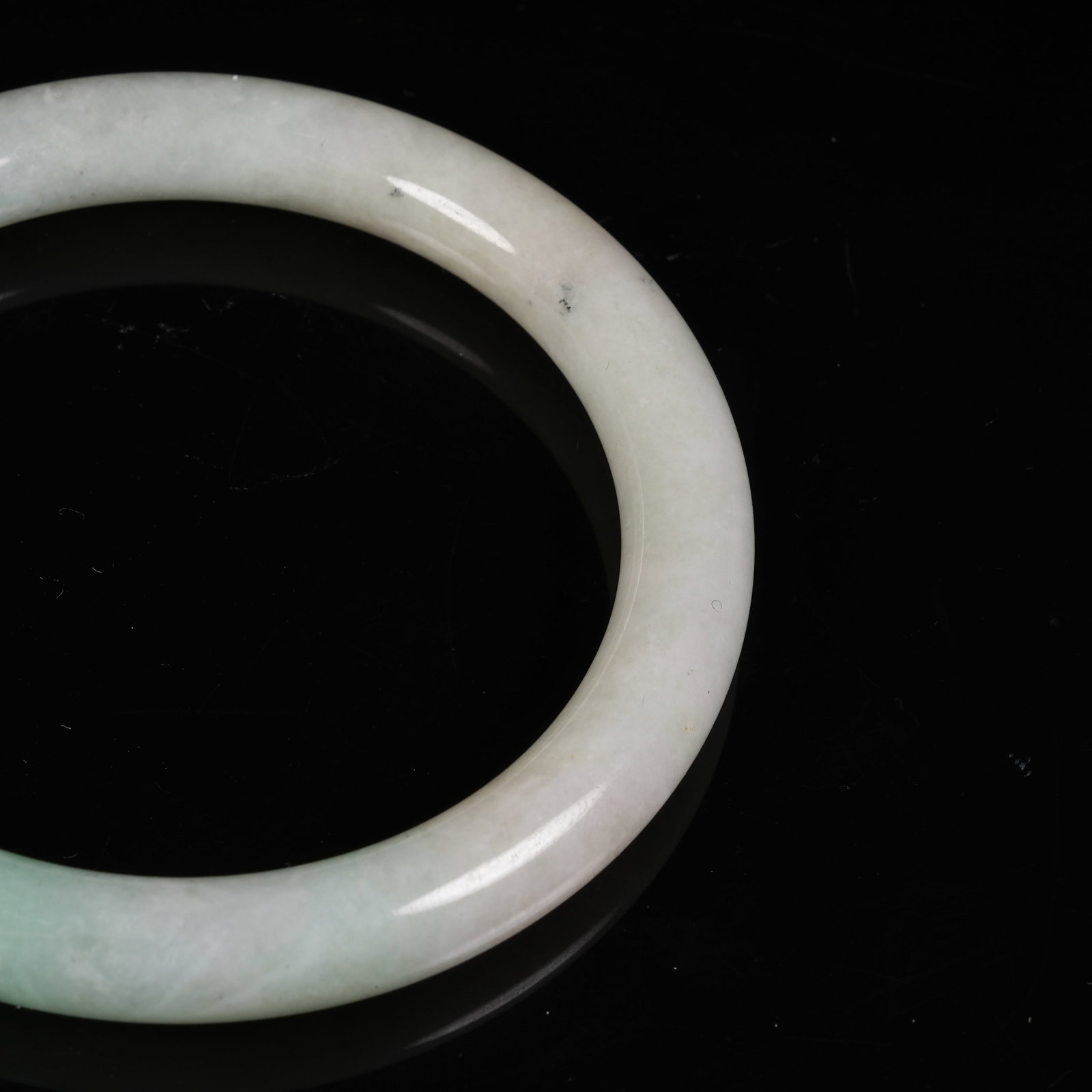 A JADEITE CIRCULAR RING - 4