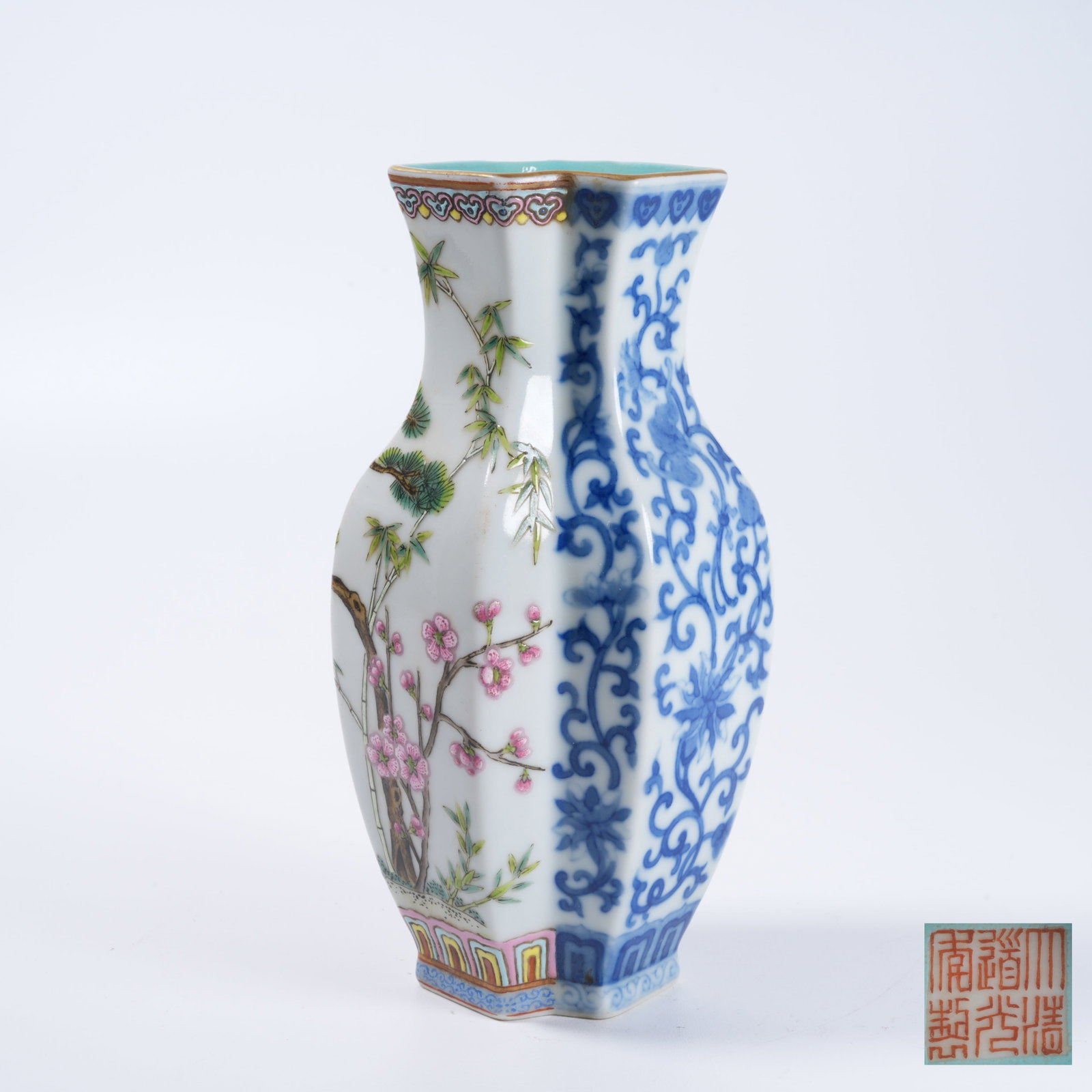 A BLUE AND WHITE FAMILLE ROSE VASE WITH THREE FRIENDS OF WINTER PATTERN: Blue and White Famille Rose Vase with Three Friends of Winter Pattern