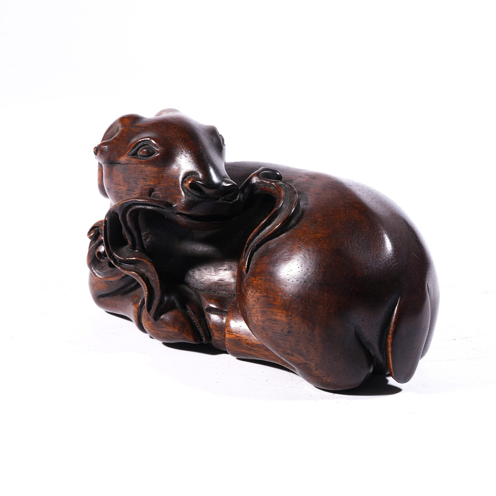 A AUSPICIOUS DEER AND LINGZHI FUNGUS ORNAMENT IN HUANGHUALI WOOD (1 of 8)