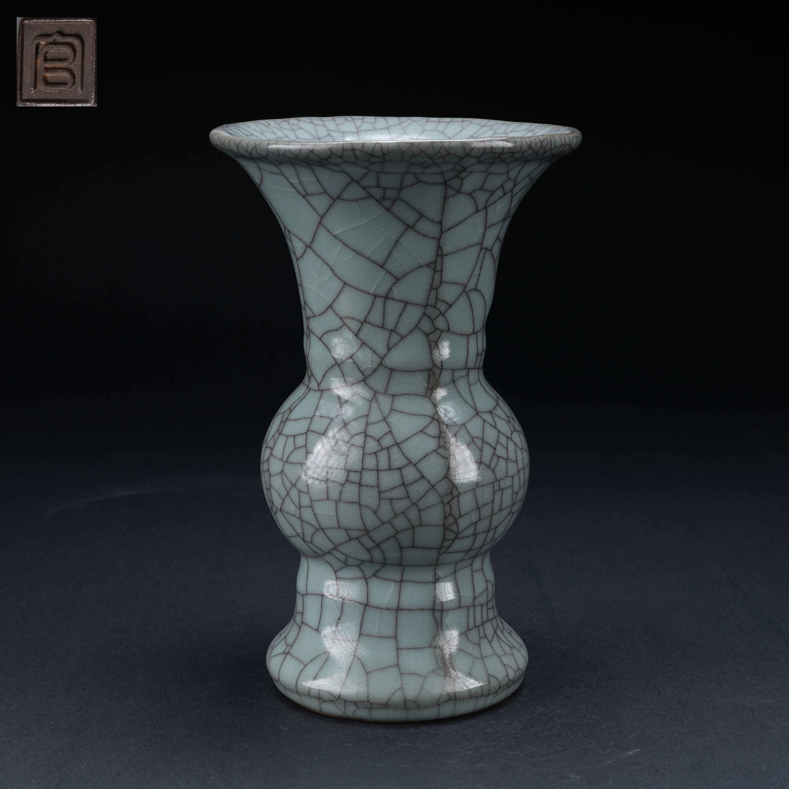 A IMITATION OFFICIAL KILN FLOWER GU VASE (1 of 9)