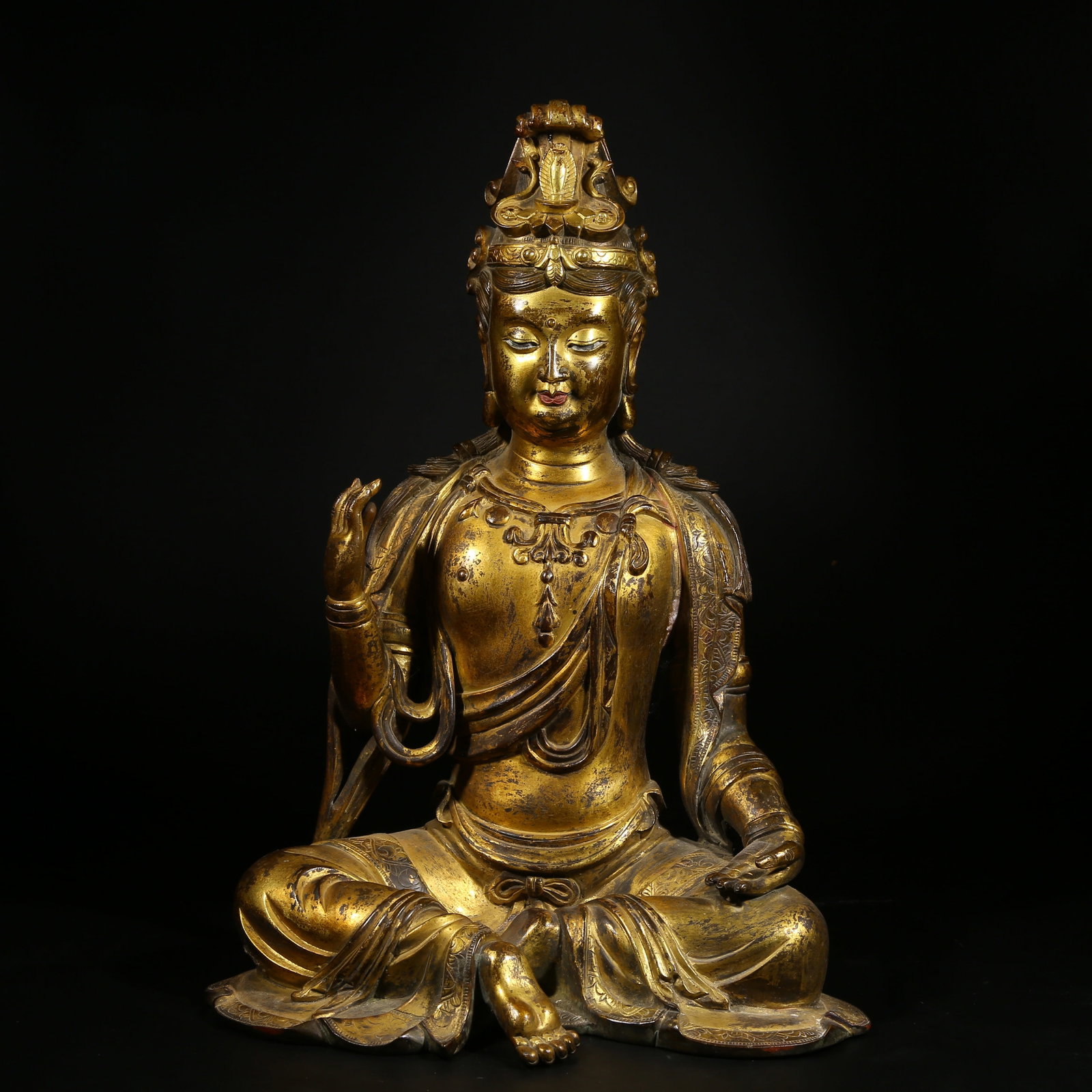 A GILDED BRONZE STATUE OF AVALOKITESHVARA IN FREEDOM FORM (1 of 8)