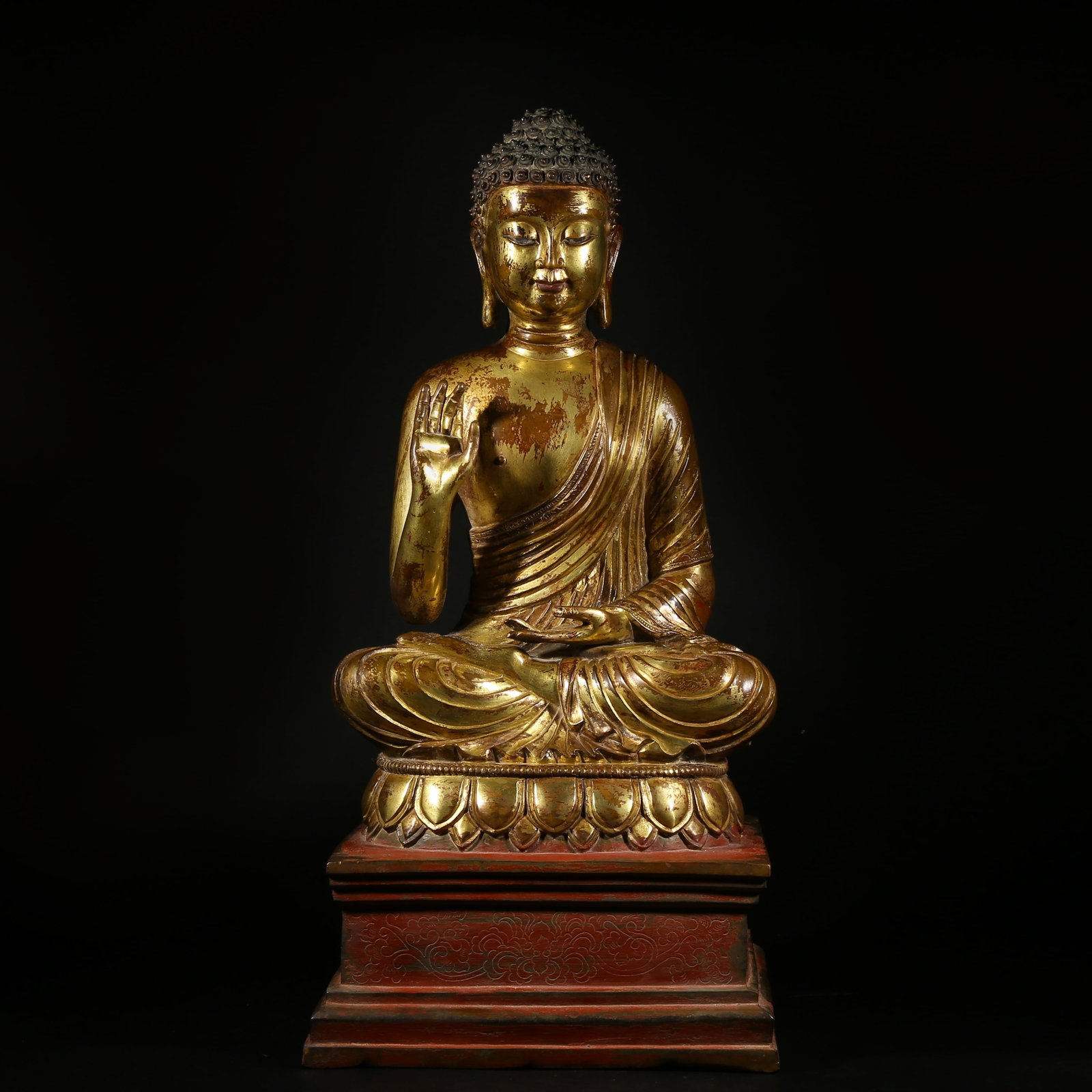 A GILDED BRONZE STATUE OF SHAKYAMUNI BUDDHA: Gilded Bronze Statue of Shakyamuni Buddha