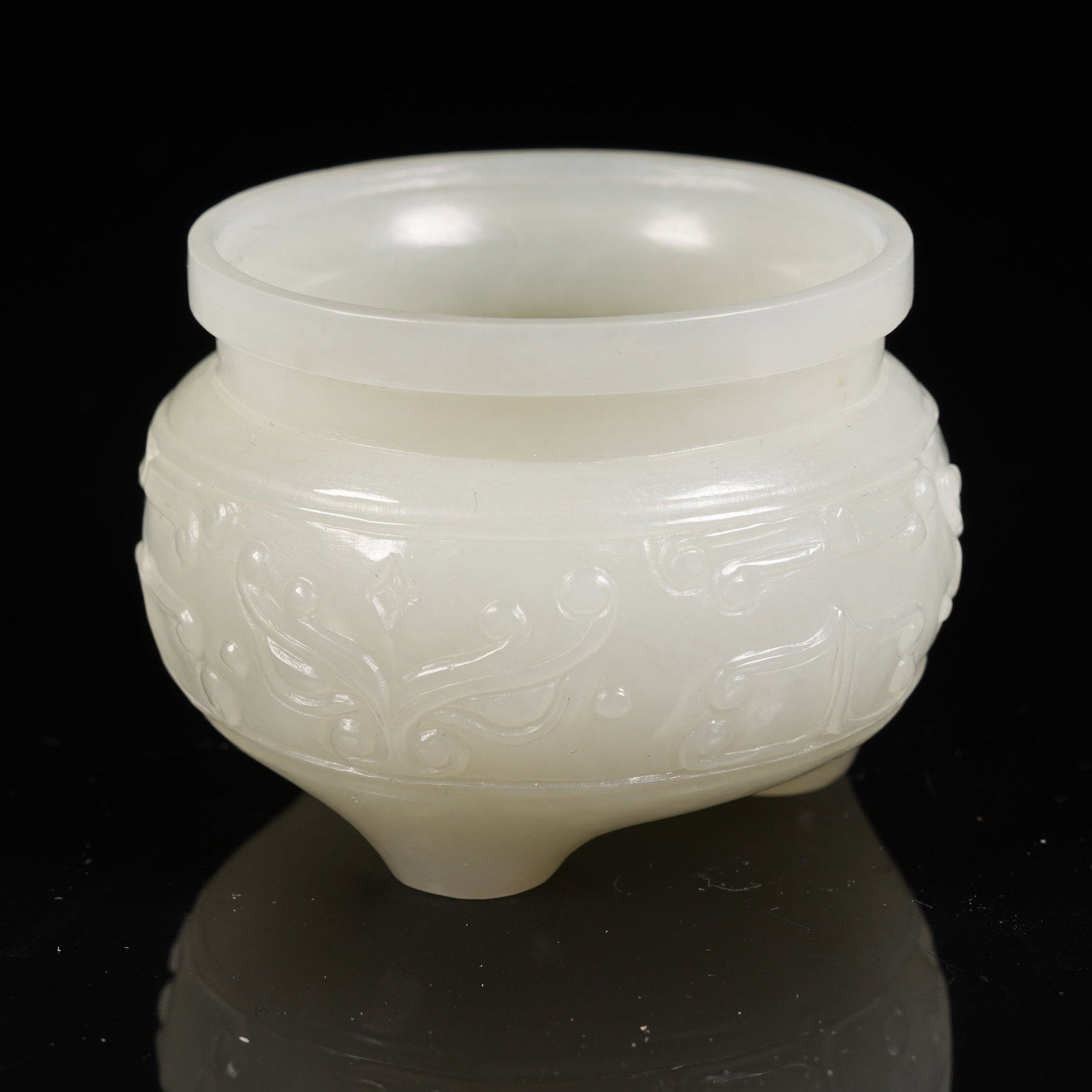 A HETIAN JADE INCENSE BURNER WITH BEAST MASK PATTERN: Hetian Jade Incense Burner with Beast Mask Pattern