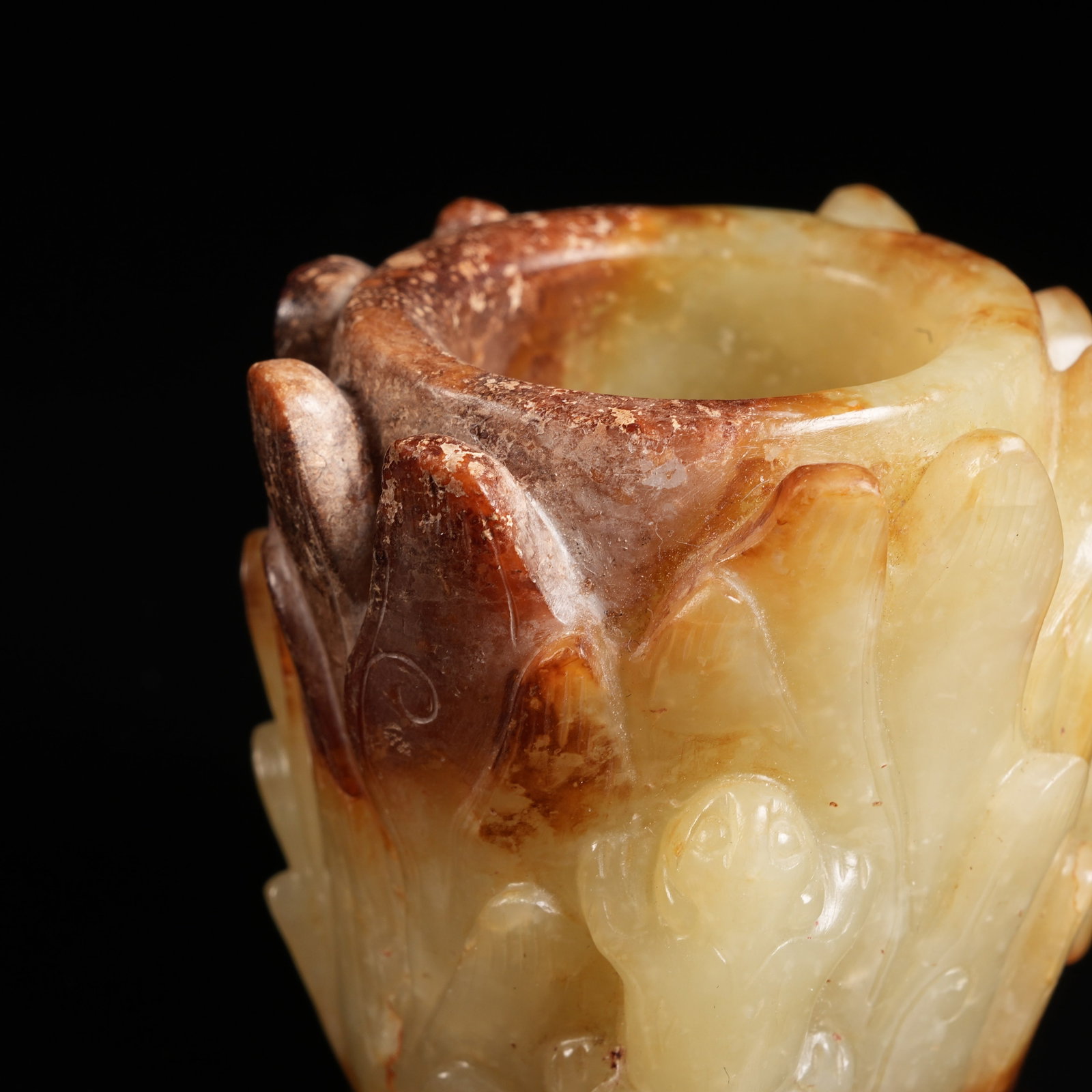 A ANCIENT JADE PHOENIX PATTERN THUMB RING - 8