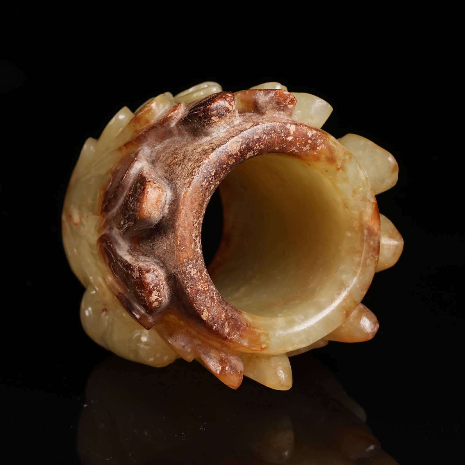 A ANCIENT JADE PHOENIX PATTERN THUMB RING - 9