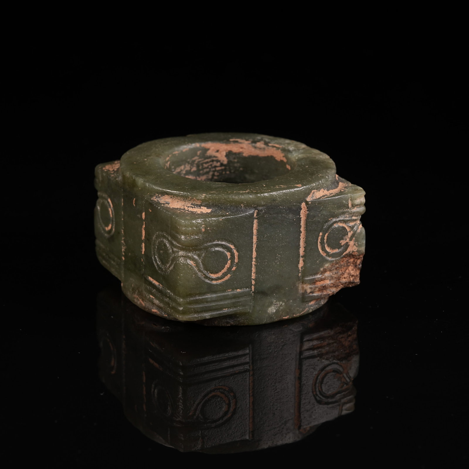 A ANCIENT JADE CONG WITH DIVINE HUMAN MASK: Ancient Jade Cong with Divine Human Mask