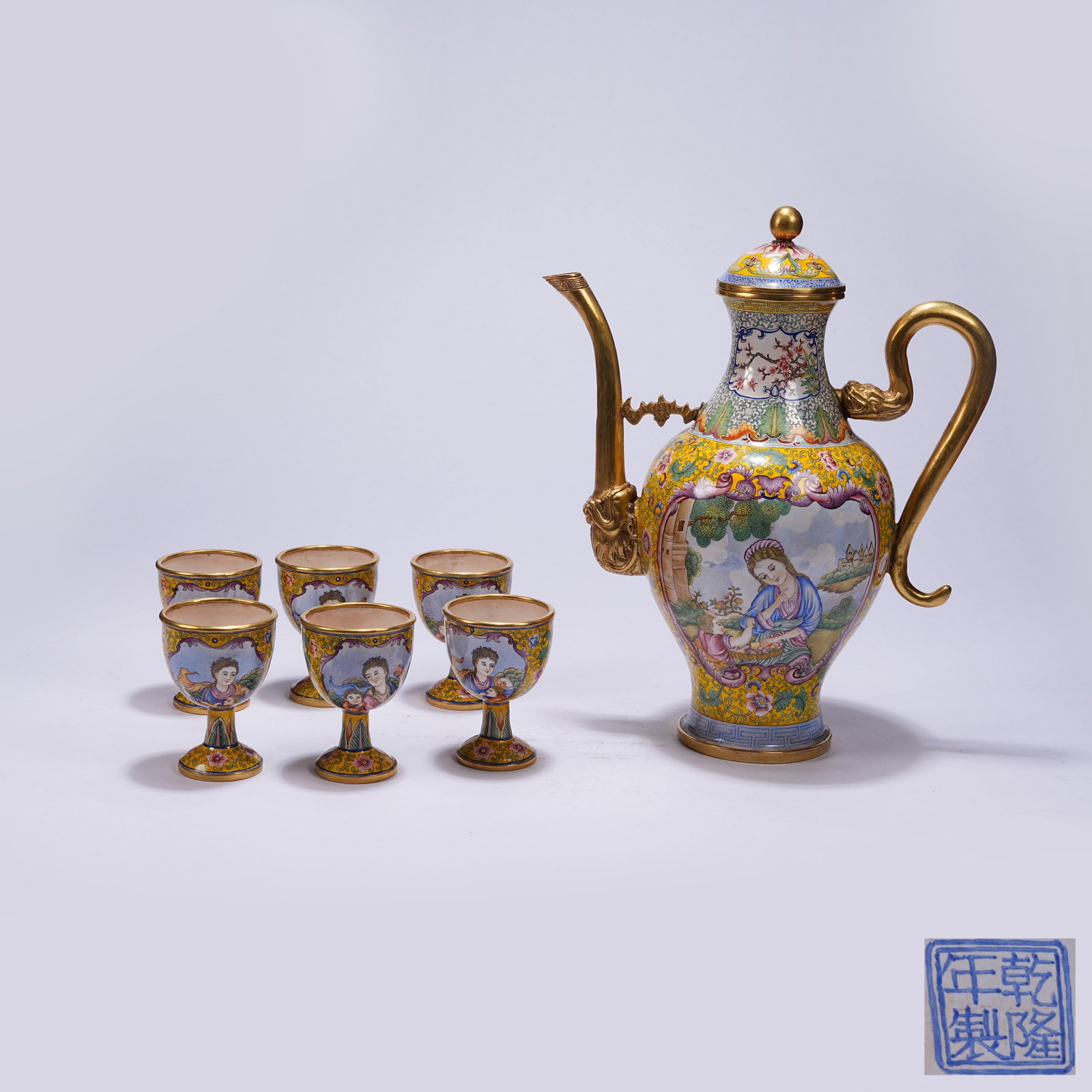 A SET OF CLOISONN? ENAMEL EWER AND CUPS WITH FIGURE PATTERN: Set of Cloisonne Enamel Ewer and Cups with Figure Pattern