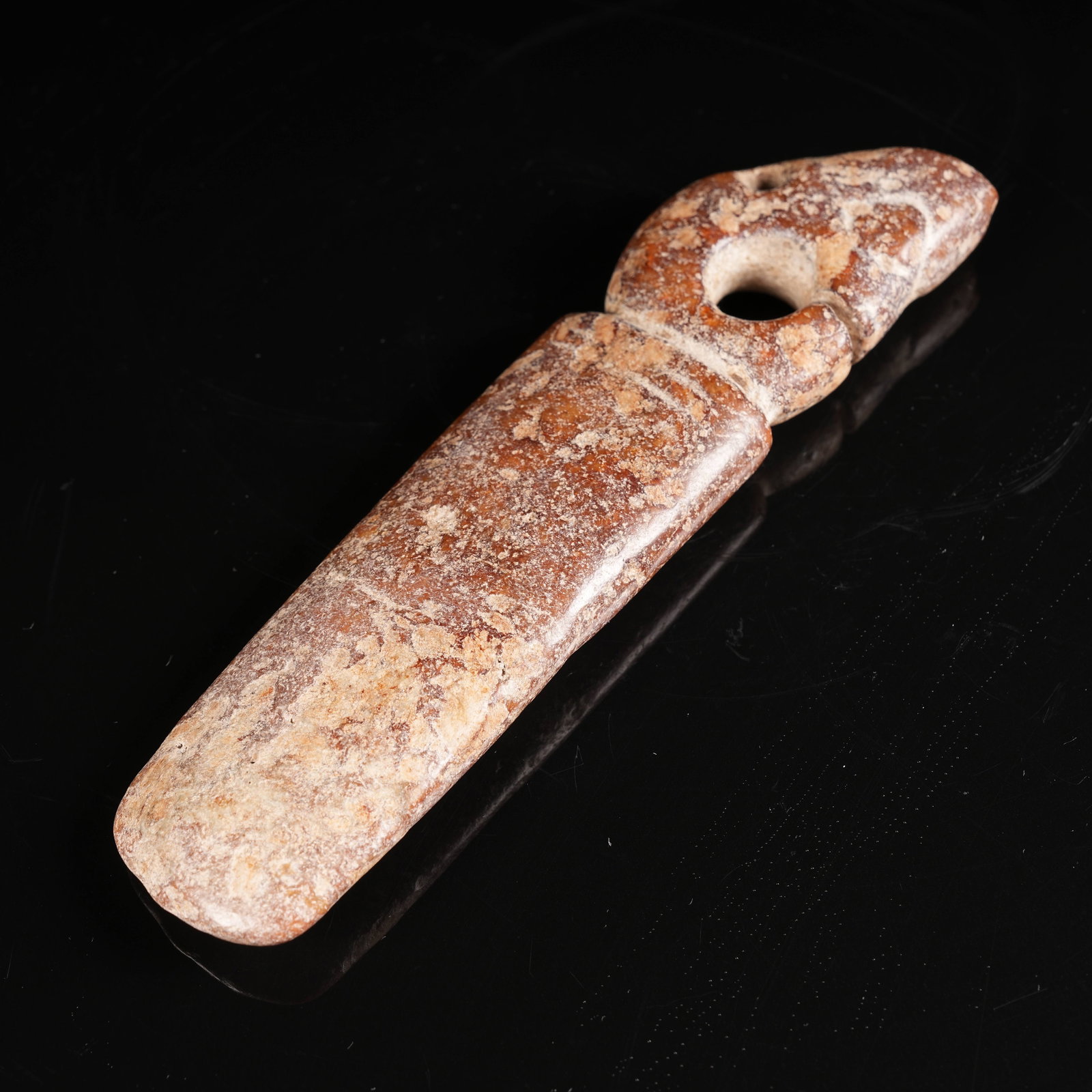 A ANCIENT JADE PIG DRAGON HANDLE-SHAPED VESSEL (1 of 9)