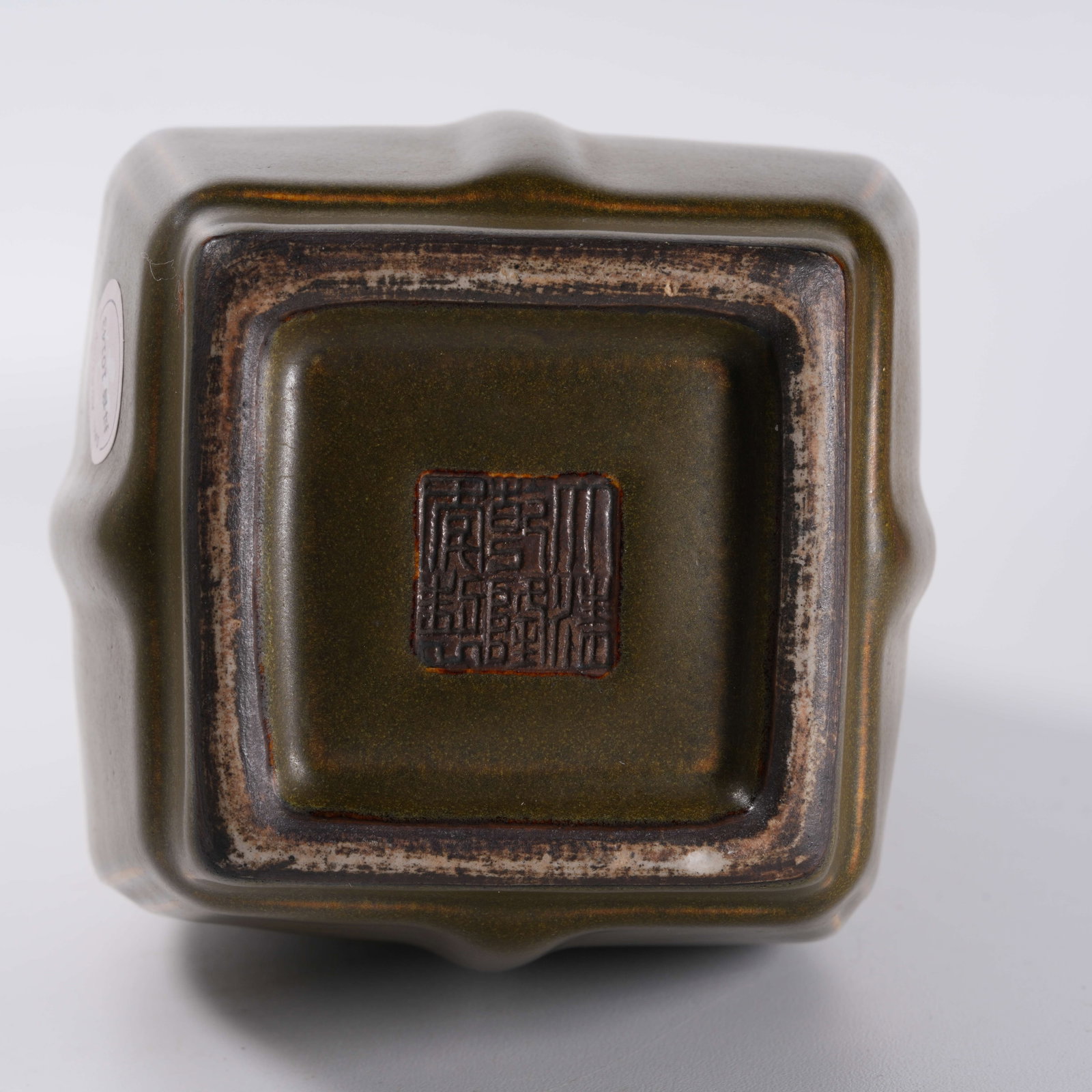 A TEA-DUST GLAZED SQUARE VASE - 9