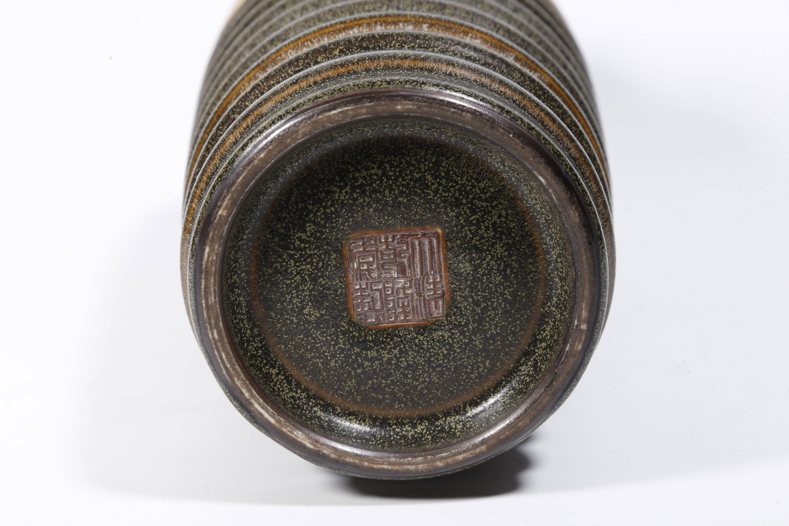 A TEA DUST GLAZE VASE WITH STRING PATTERNS - 10