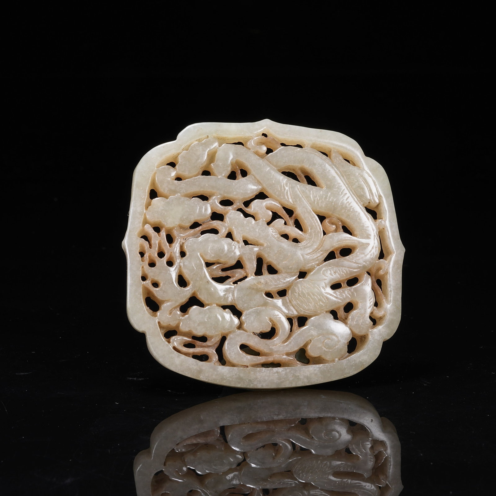 A CLOUD AND DRAGON PATTERN HETIAN JADE BELT ORNAMENT: Cloud and Dragon Pattern Hetian Jade Belt Ornament