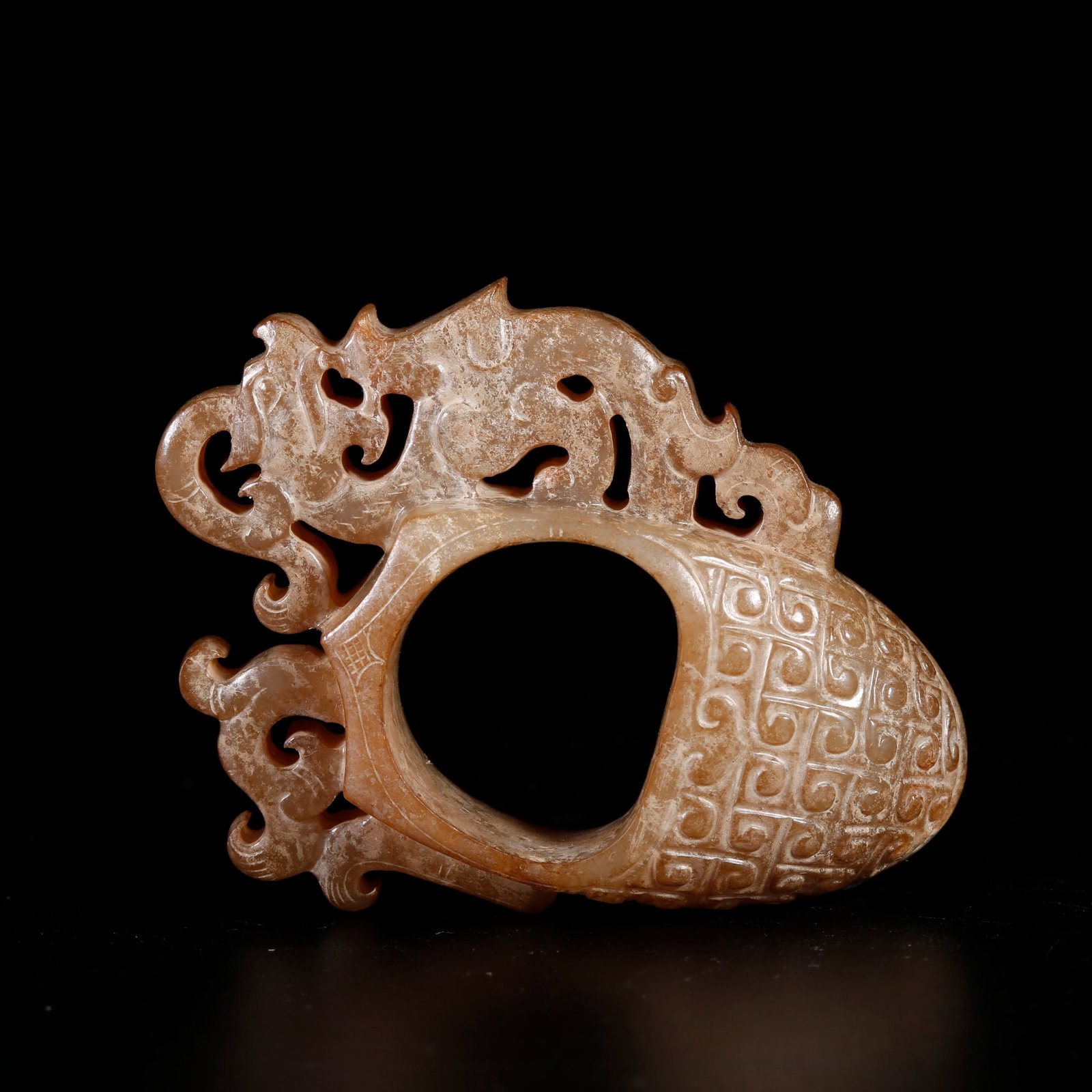 A ANCIENT JADE HEART-SHAPED PENDANT (1 of 9)