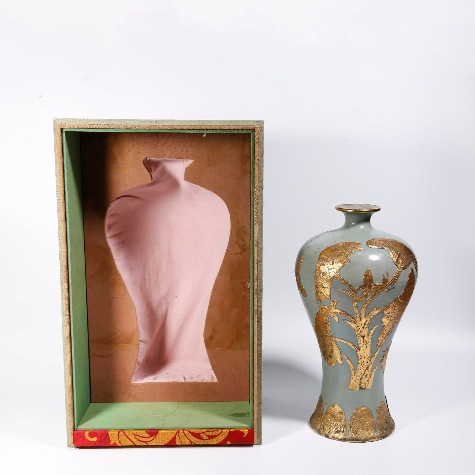 A RU KILN PLUM VASE: Ru Kiln Plum Vase