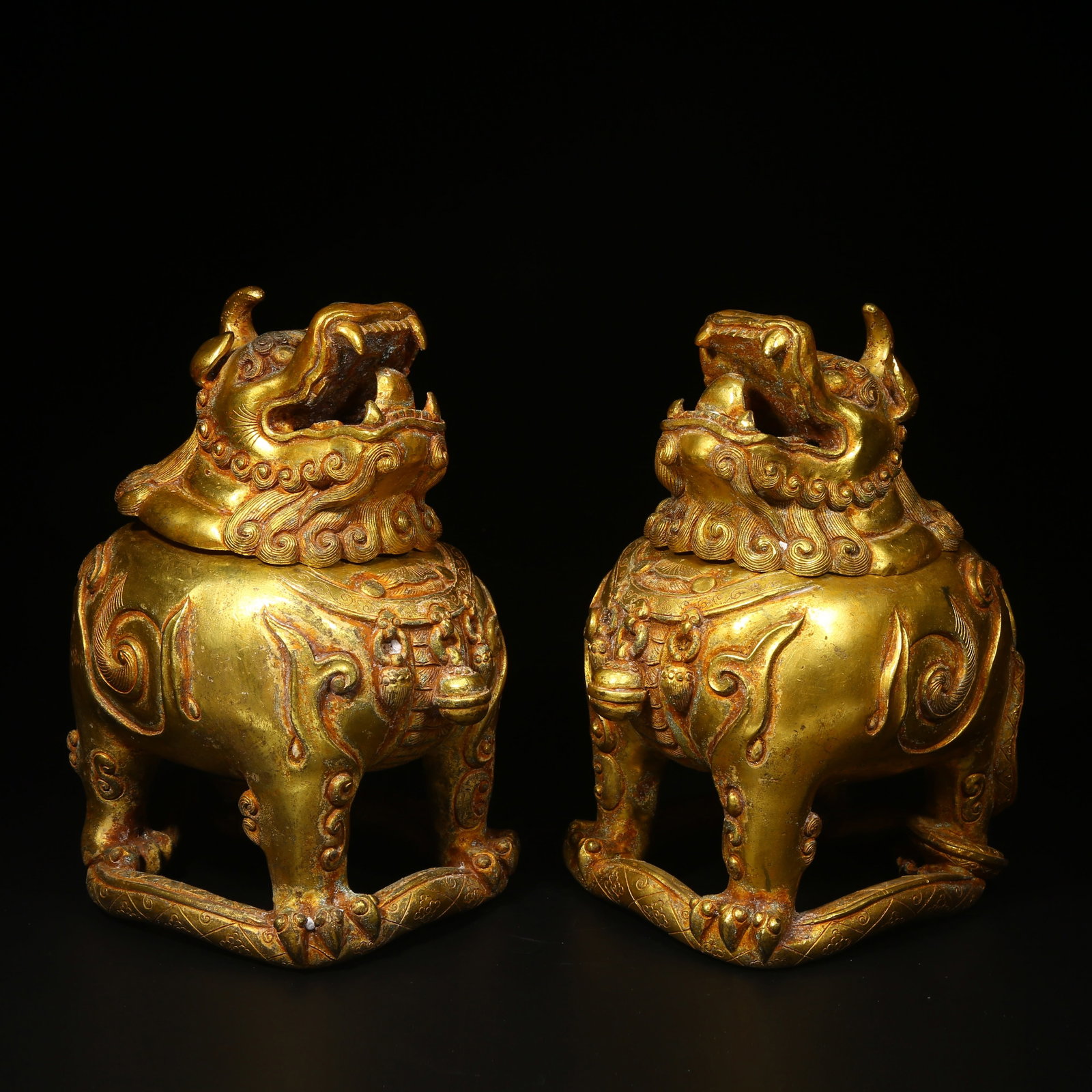 A SET OF GILT BRONZE LUDUAN INCENSE BURNERS: Set of Gilt Bronze Luduan Incense Burners